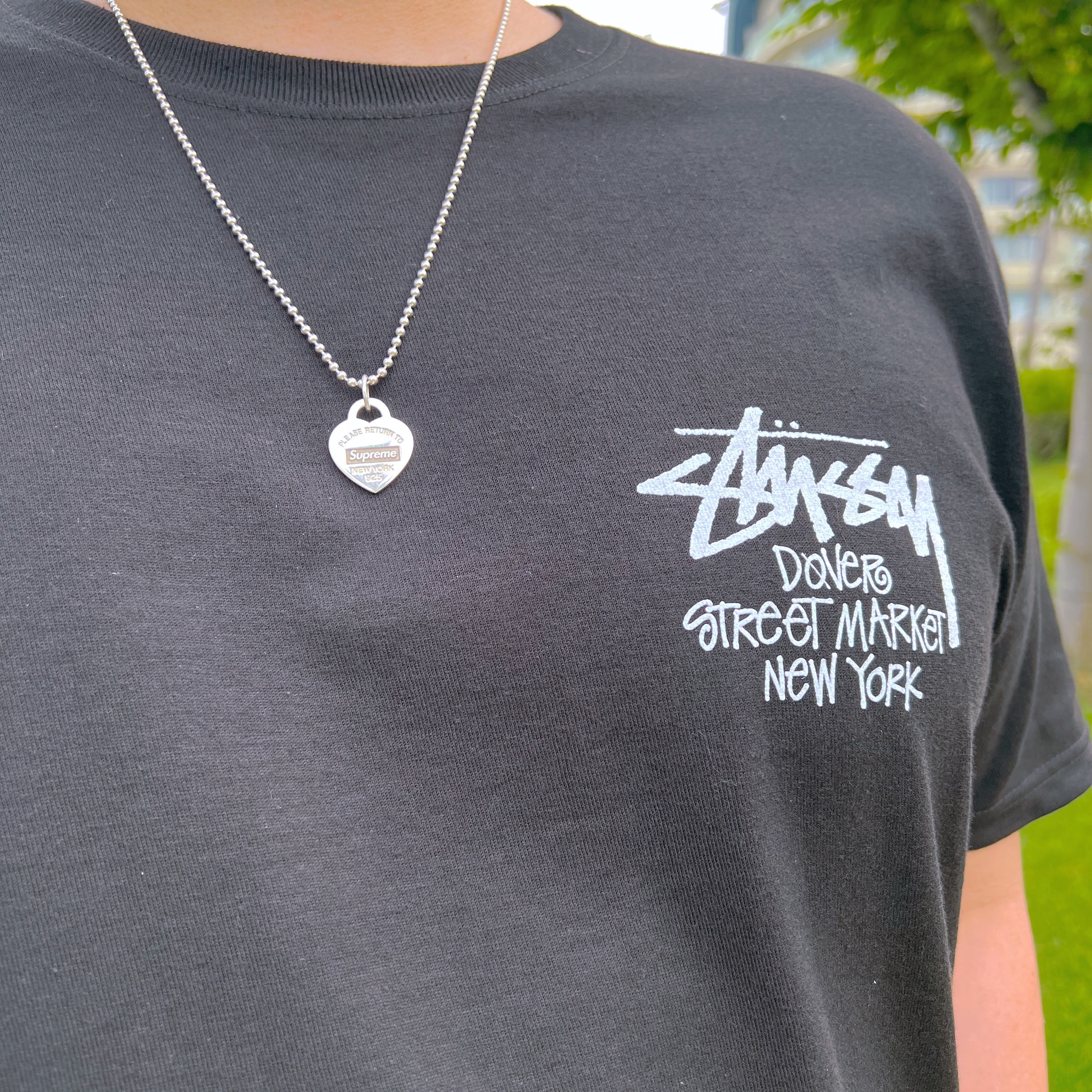 Stussy Stock DSM New York T-Shirt Black, Supreme x Tiffany & Co. Return to Tiffany Heart Tag Pendant - 21FW 착용 스타일
