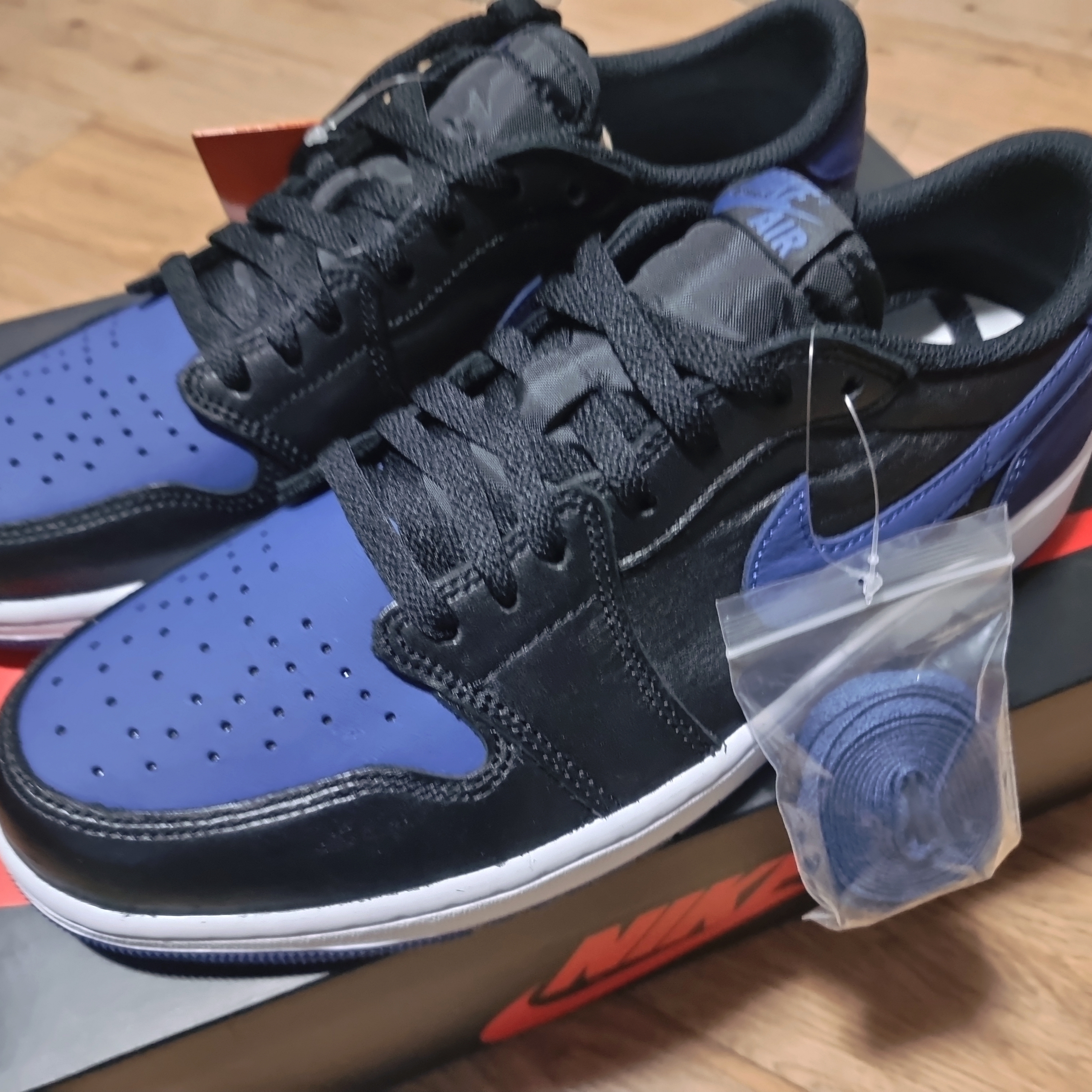 Jordan 1 Retro Low OG Mystic Navy 착용 스타일 - 2