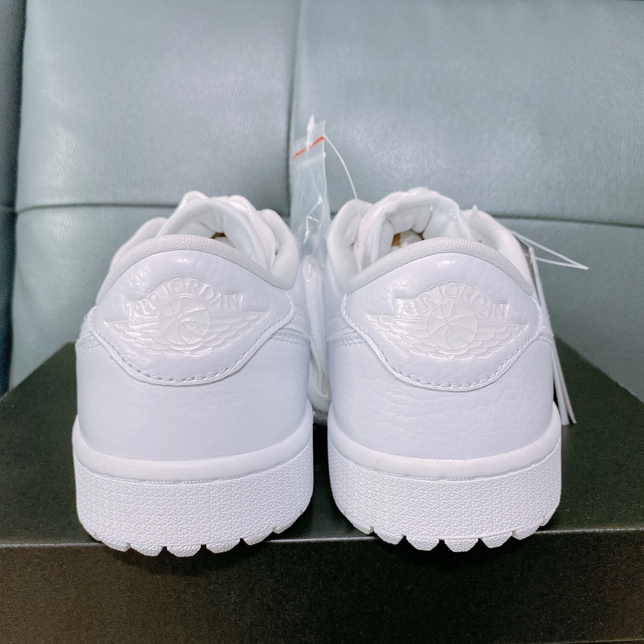 Jordan 1 Low Golf Triple White 착용 스타일 - 2