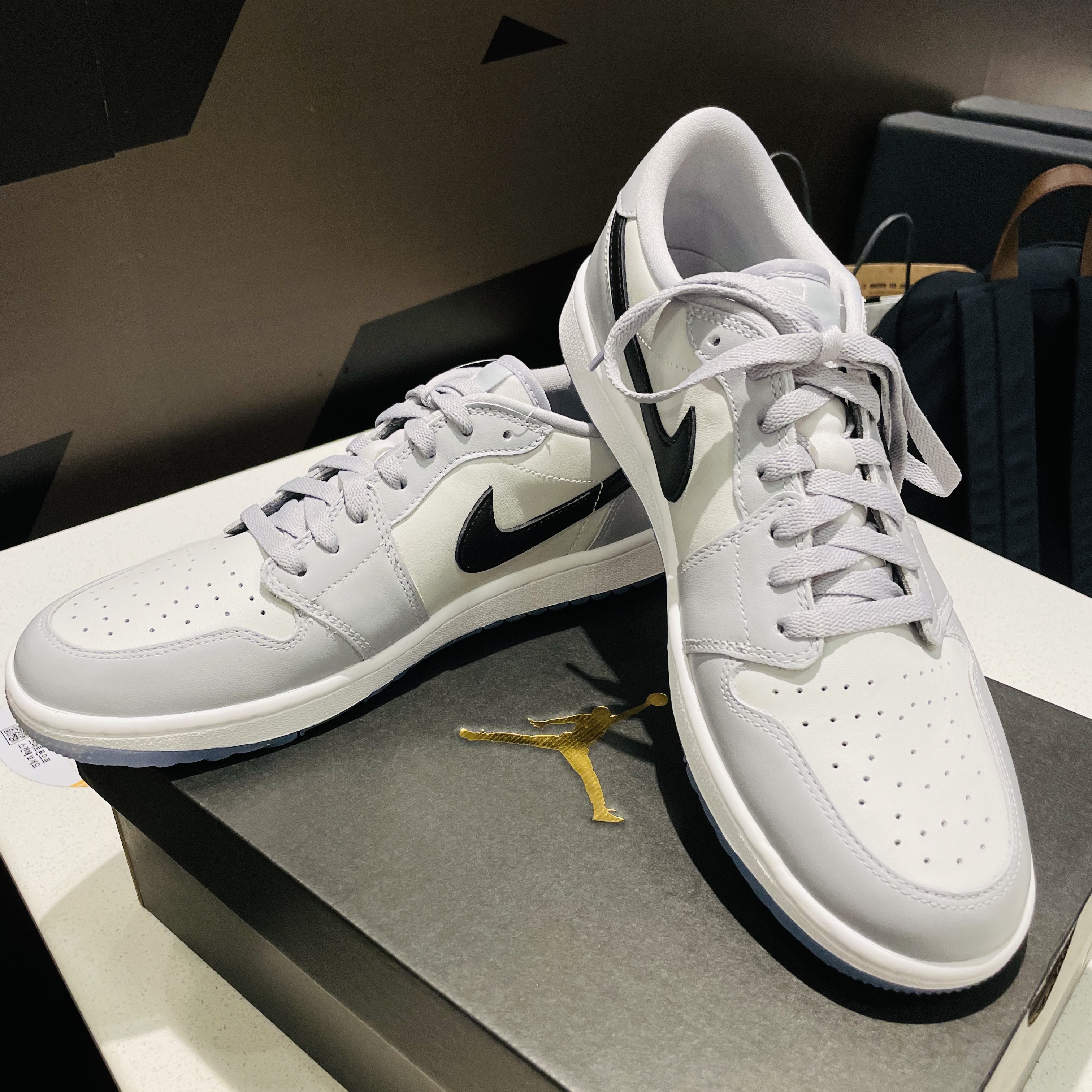 Jordan 1 Low Golf Wolf Grey 착용 스타일