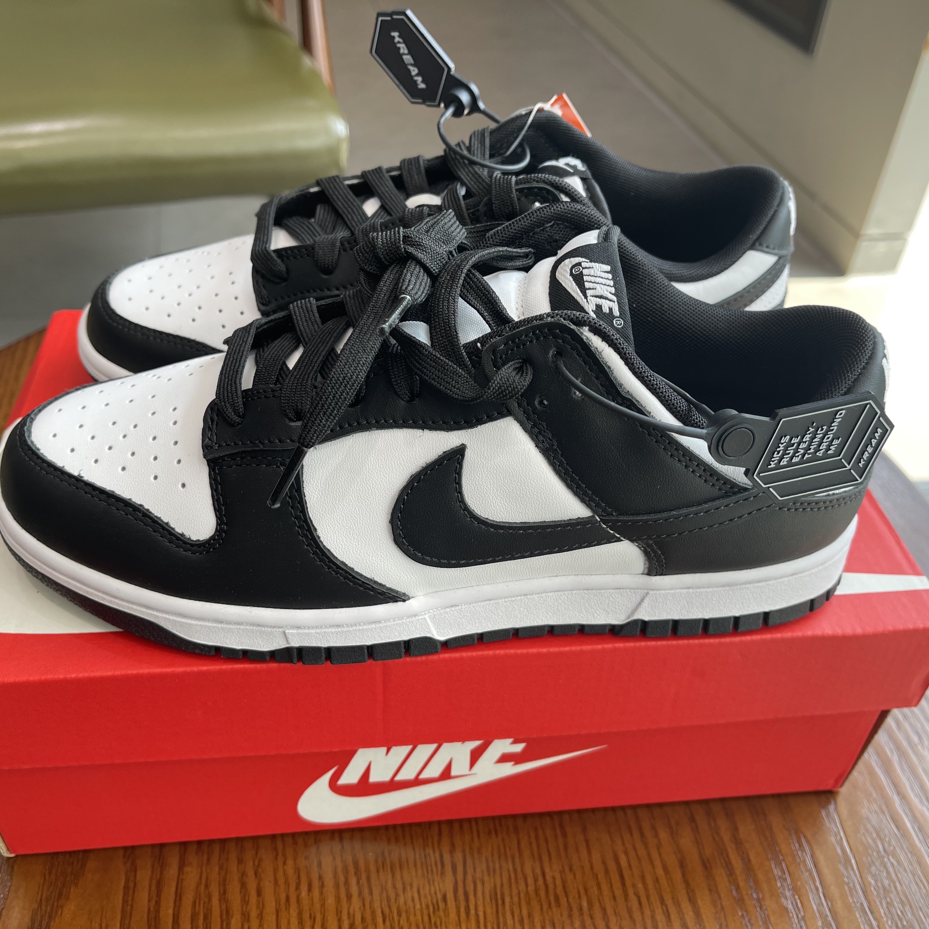 Nike Dunk Low Retro Black 착용 스타일