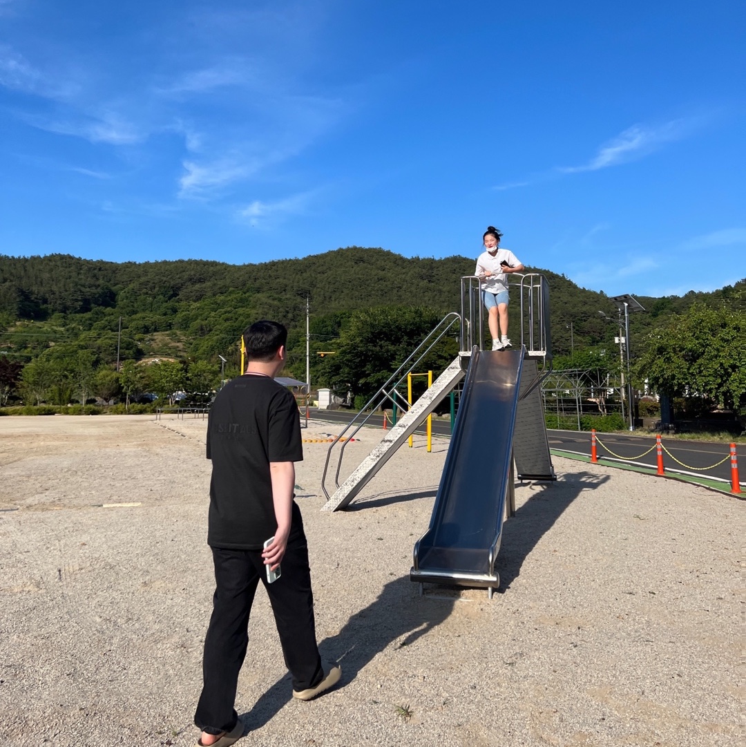 Essentials T-Shirt Black - 21SS, Adidas Yeezy Slide Pure - Re-Release Ver. 착용 스타일 - 2
