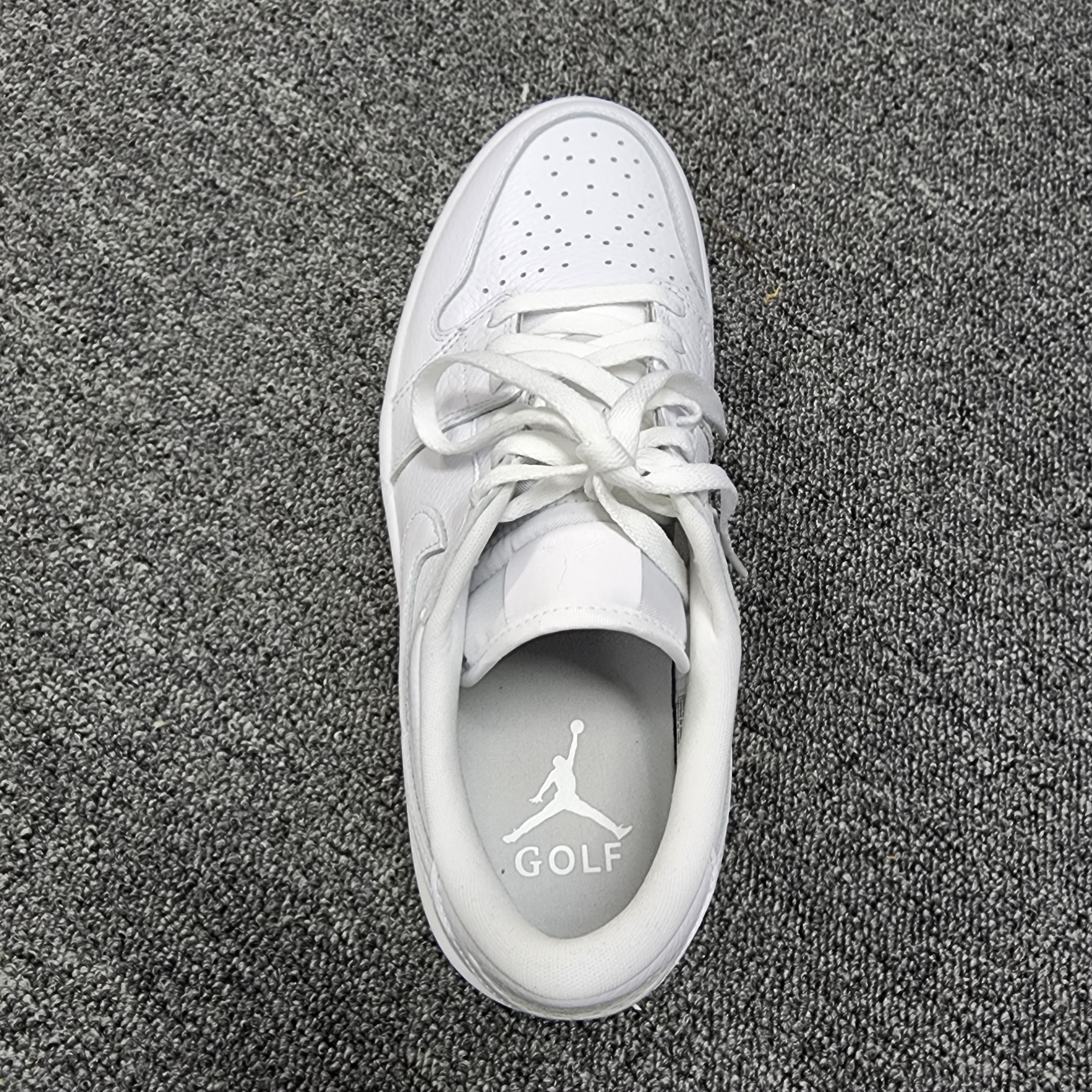 Jordan 1 Low Golf Triple White 착용 스타일 - 2