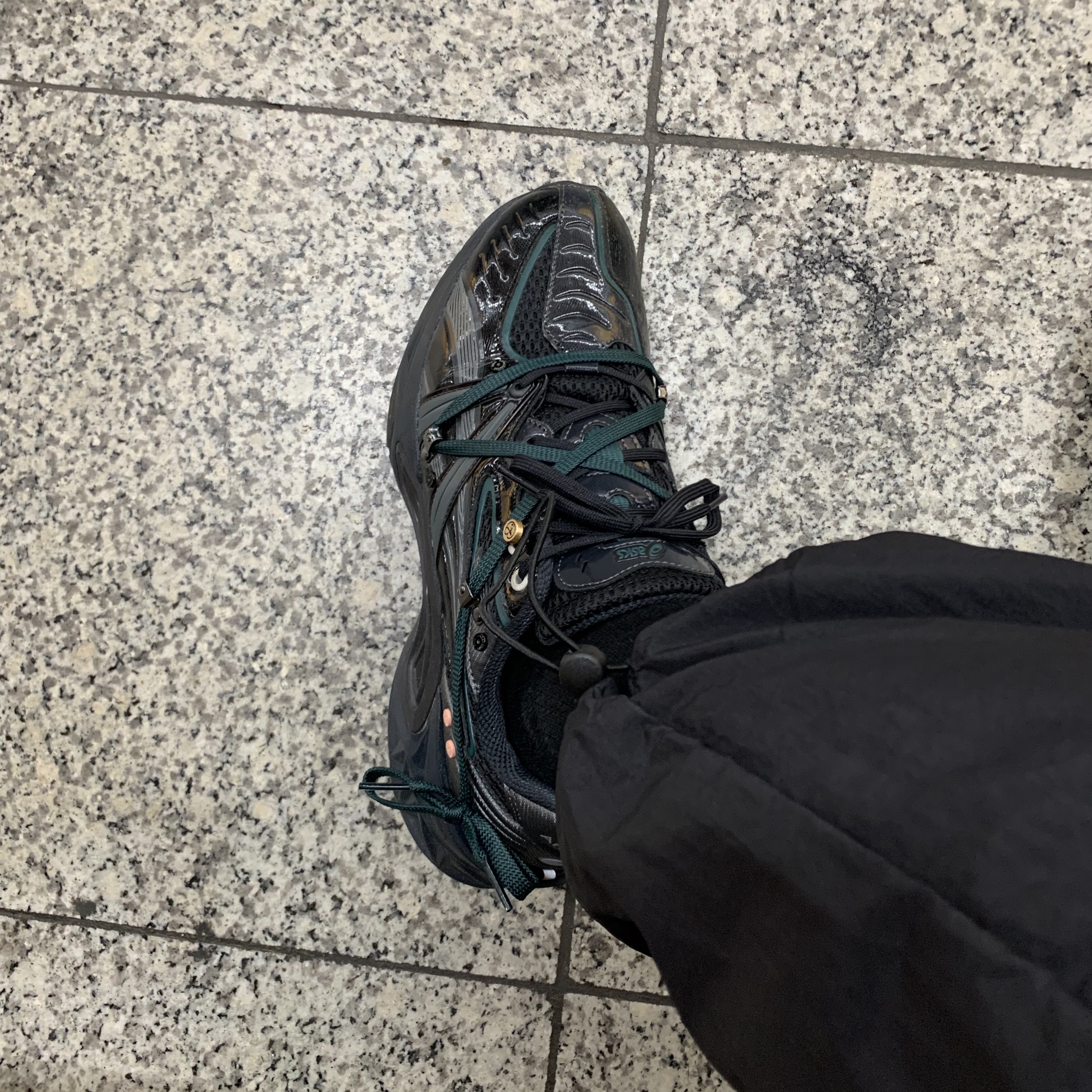 Asics x Andersson Bell HN2-S Protoblast Black 착용 스타일