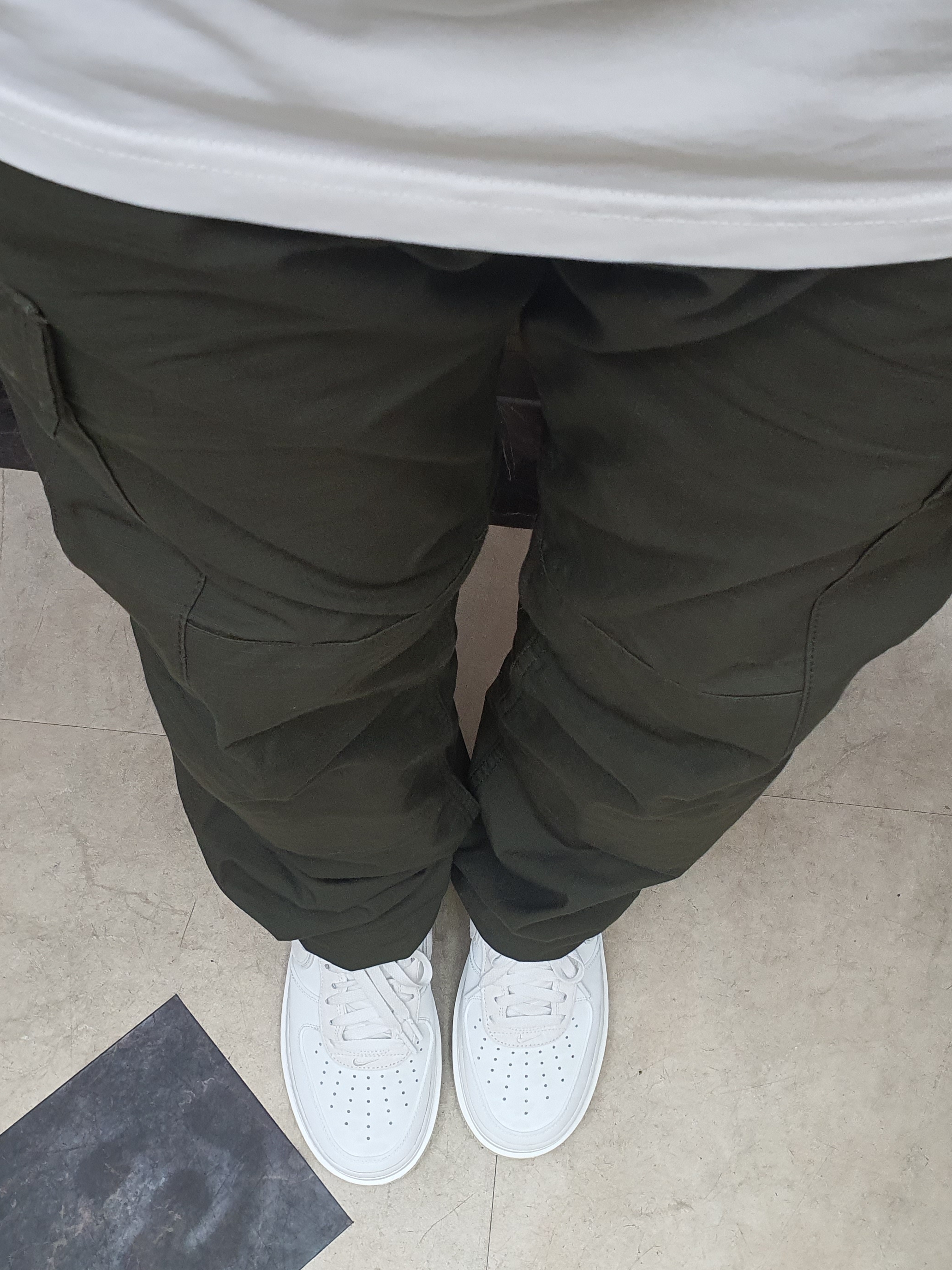 Nike Air Force 1 Luxe Summit White 착용 스타일 - 3