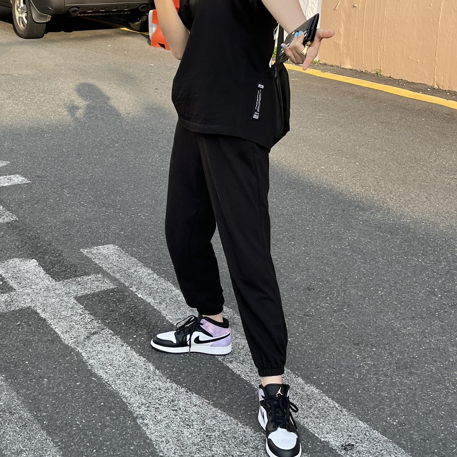 (GS) Jordan 1 Mid SE White Black Bleached Coral 착용 스타일
