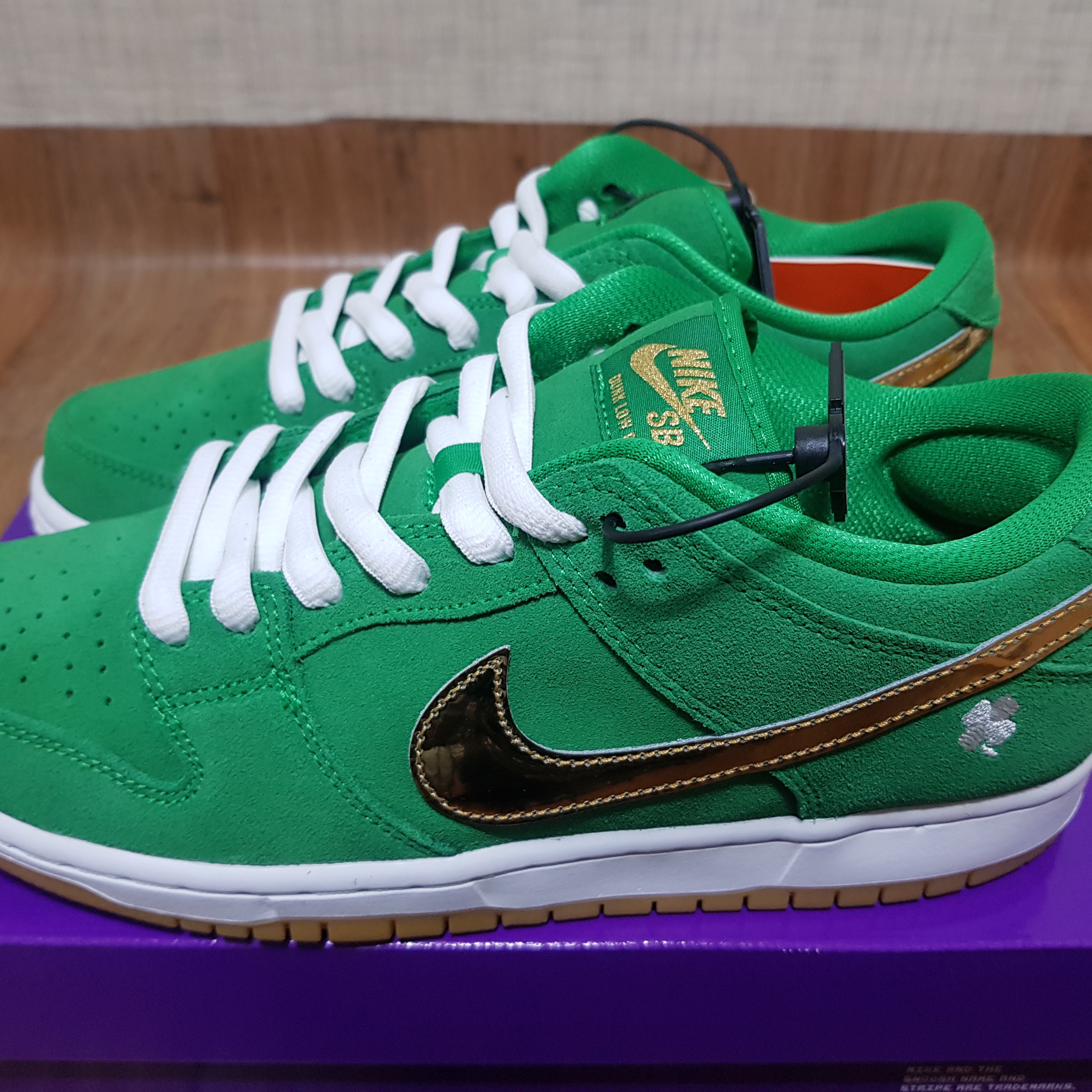 Nike SB Dunk Low Pro Shamrock 착용 스타일 - 2