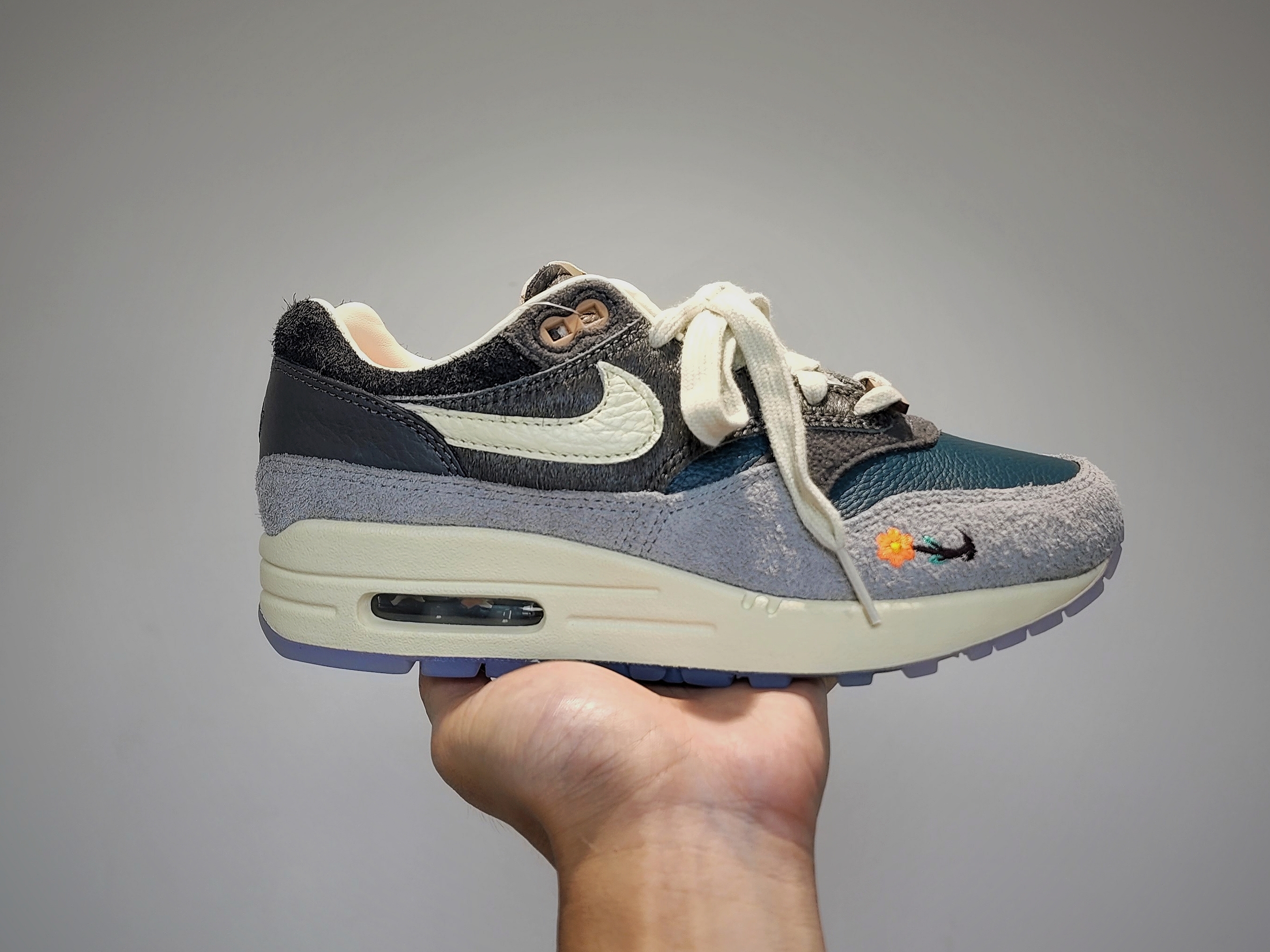 Nike x Kasina Air Max 1 SP Won-Ang Particle Grey 착용 스타일 - 1