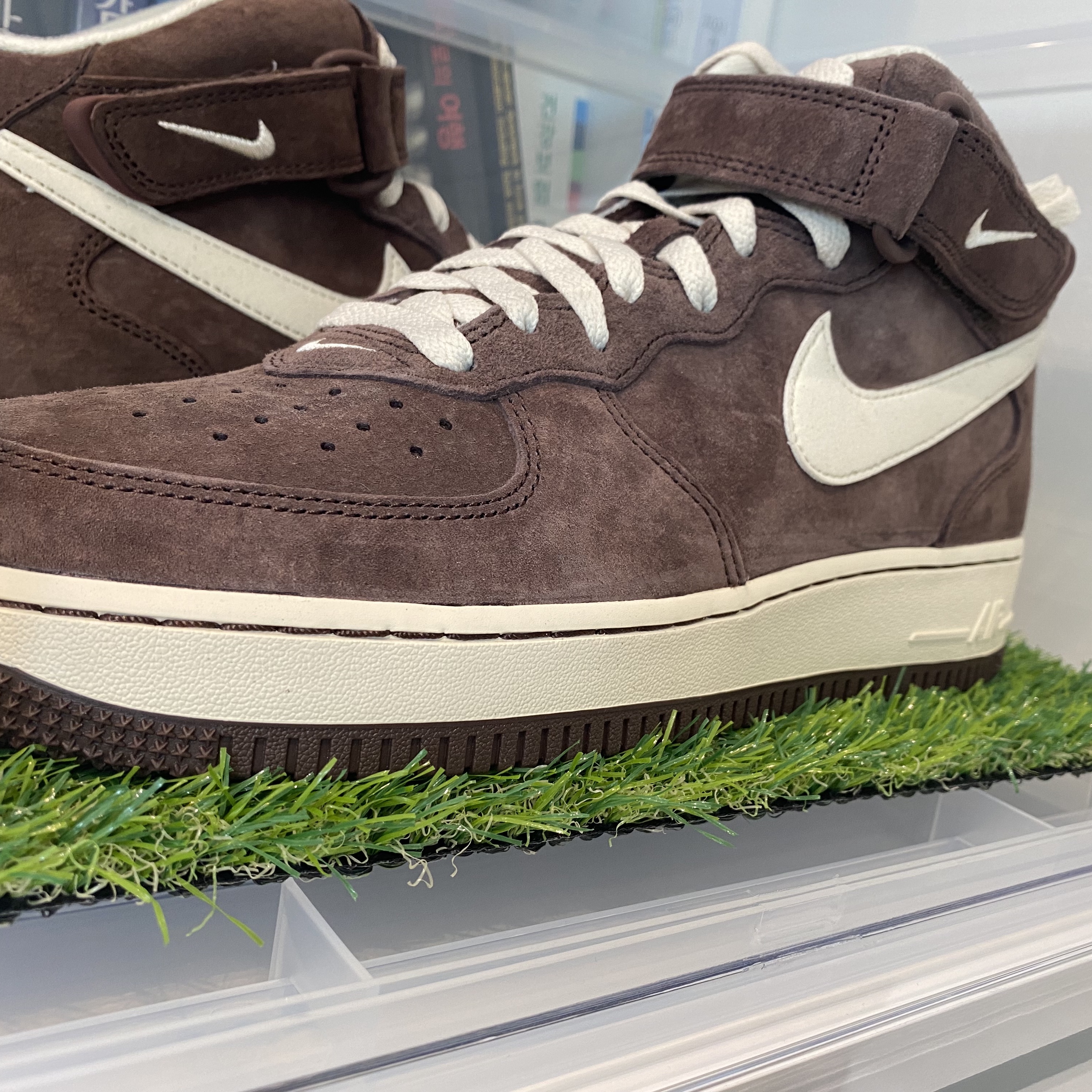 Nike Air Force 1 Mid '07 QS Chocolate 착용 스타일
