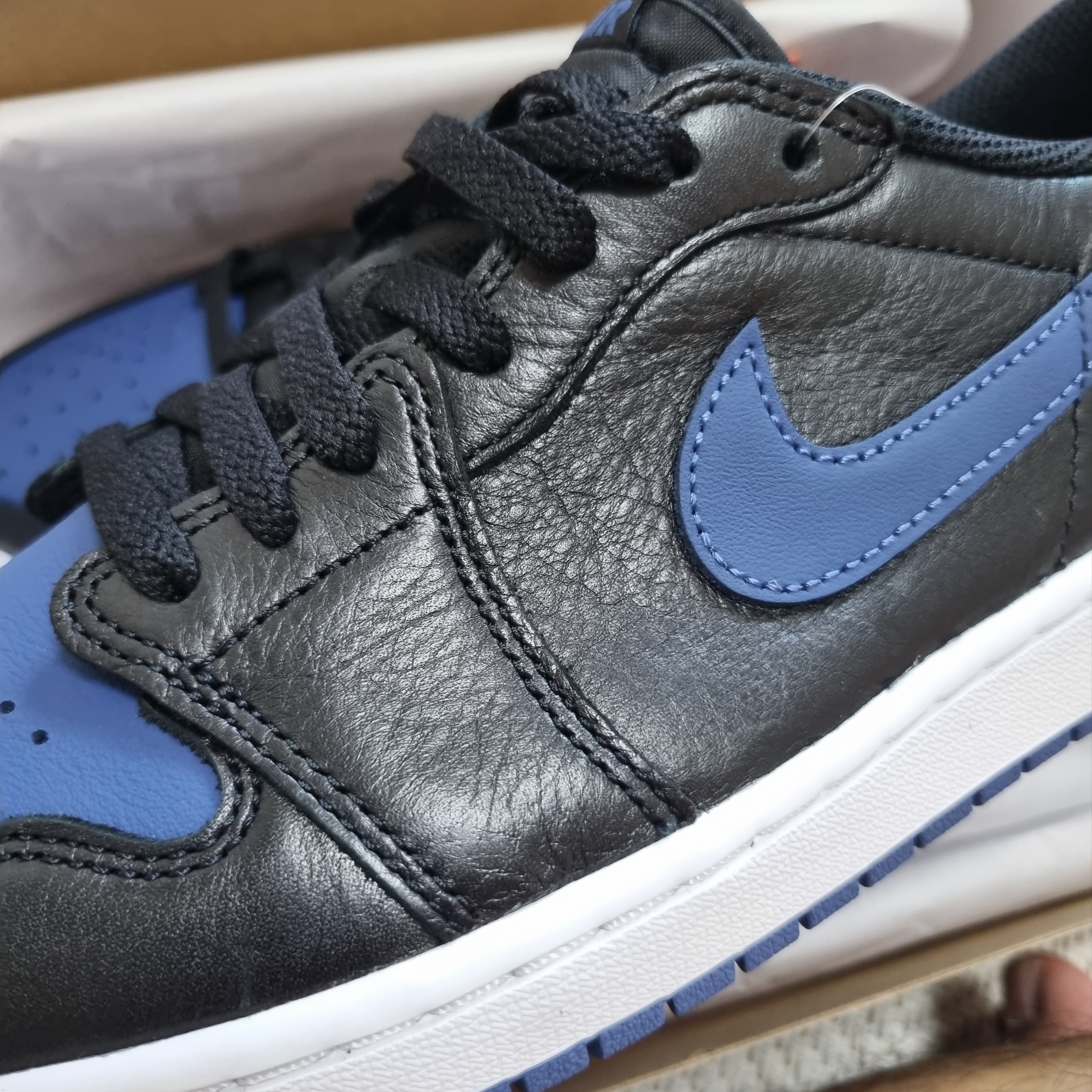 Jordan 1 Retro Low OG Mystic Navy 착용 스타일 - 3