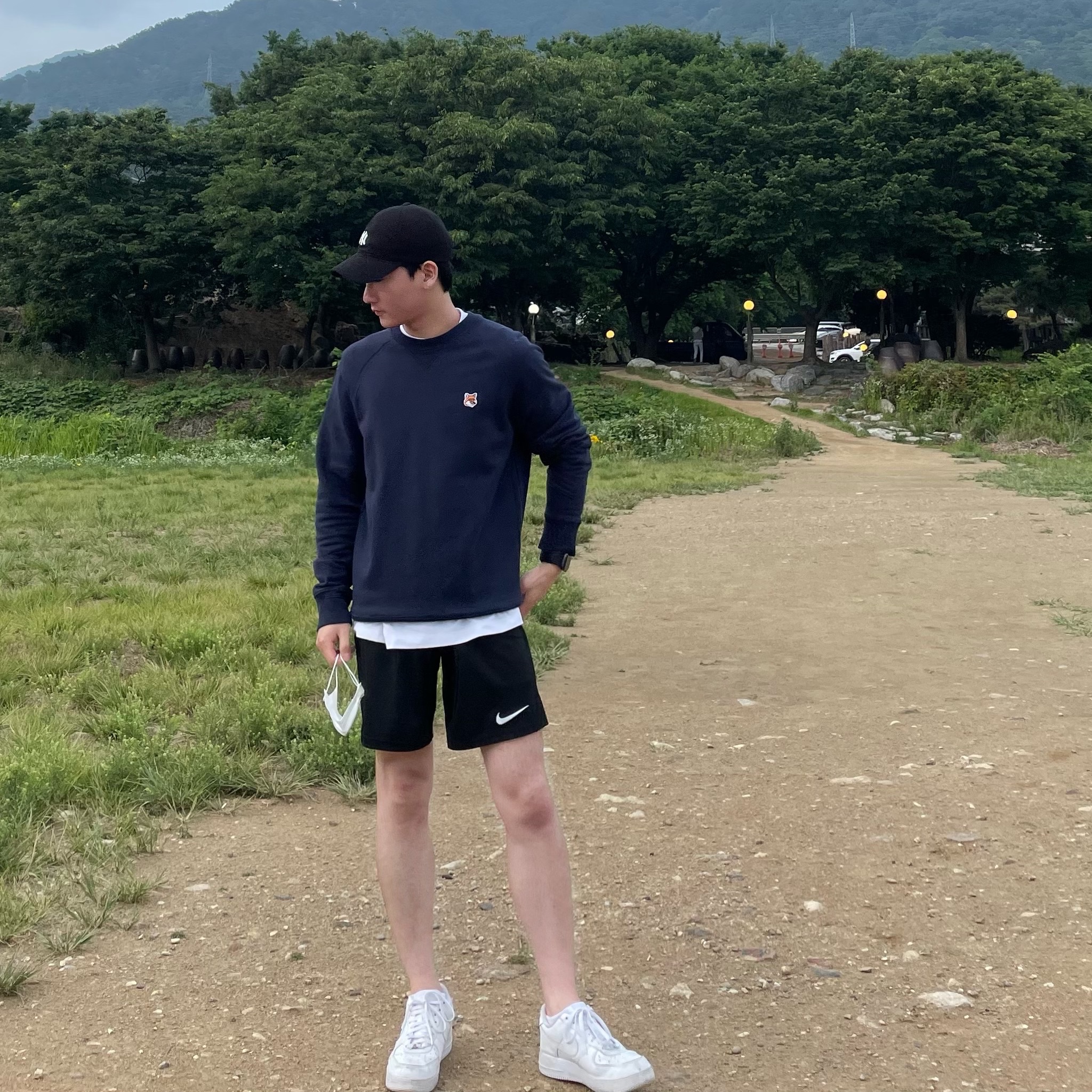Maison Kitsune Fox Head Patch Classic Sweatshirt Navy, Nike Air Force 1 '07 Low White 착용 스타일 - 2