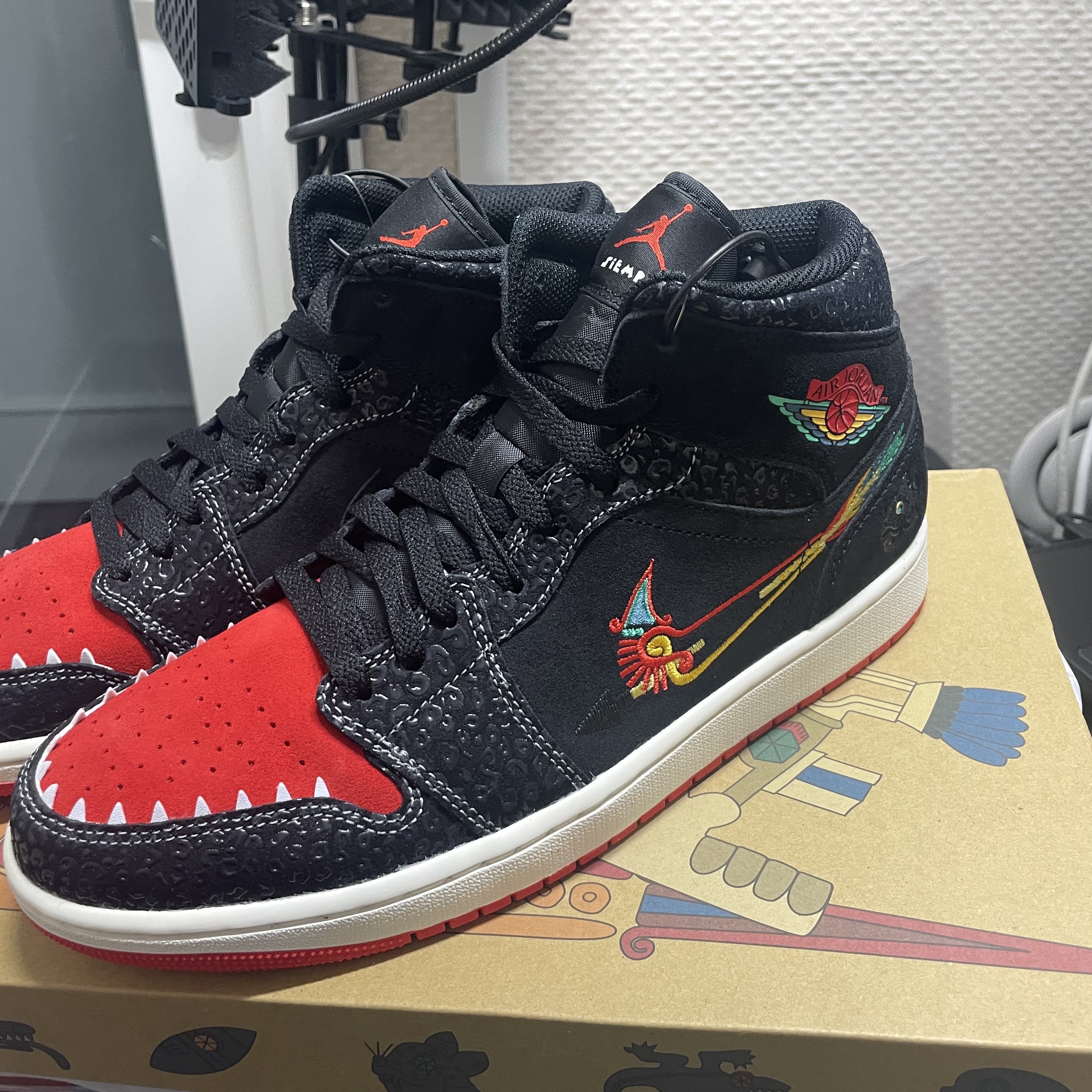 Jordan 1 Mid SE Siempre Familia 착용 스타일 - 1