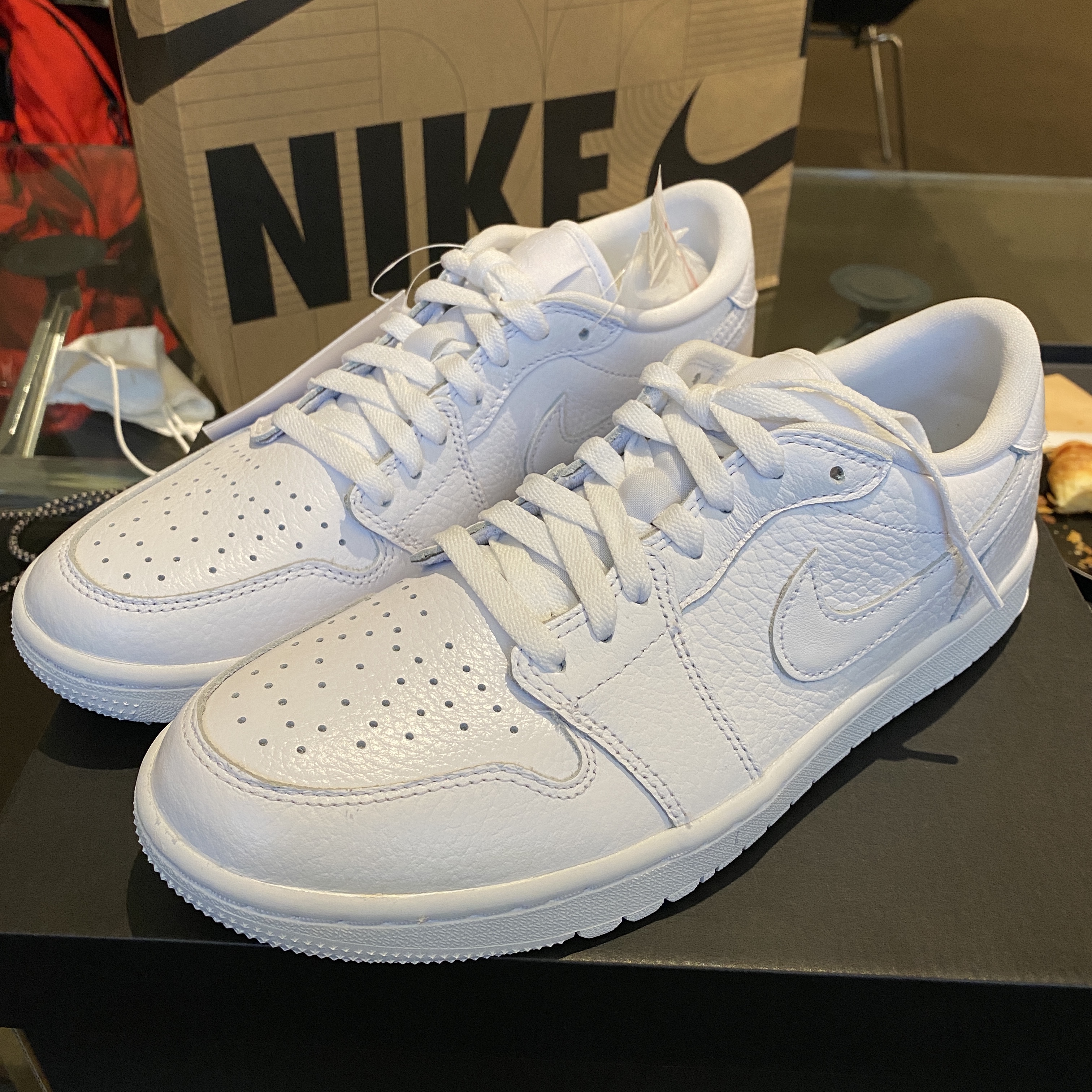 Jordan 1 Low Golf Triple White 착용 스타일