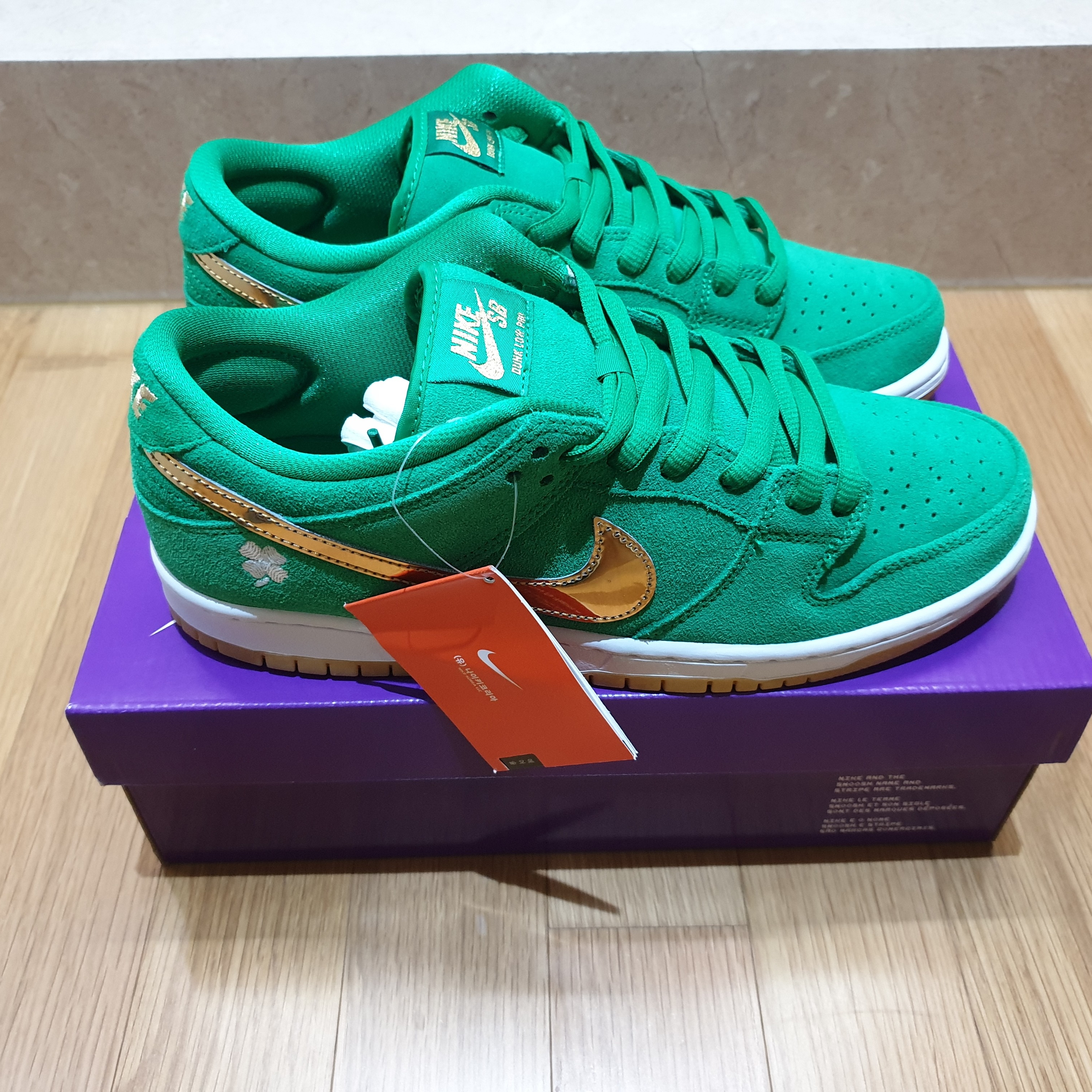 Nike SB Dunk Low Pro Shamrock 착용 스타일 - 2