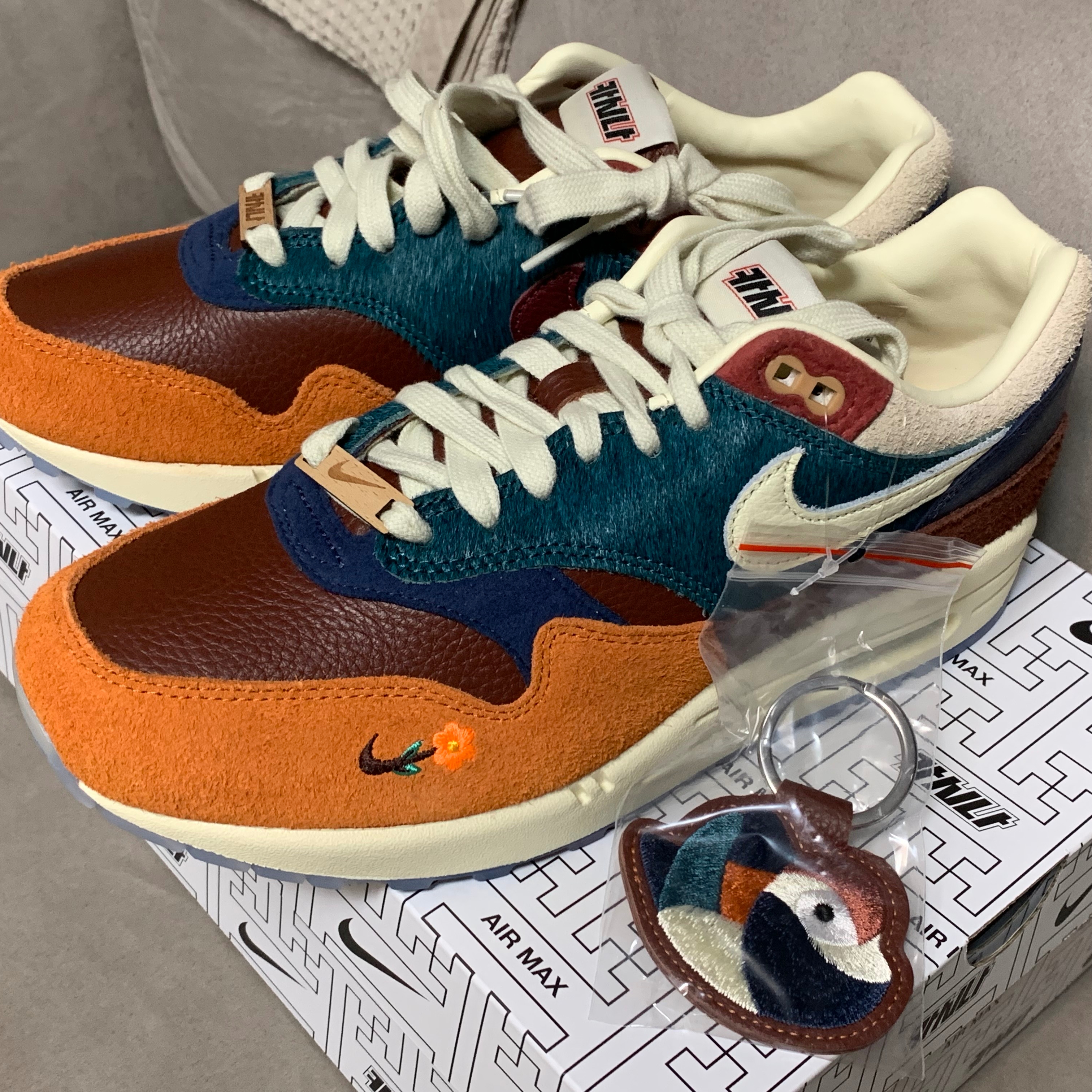Nike x Kasina Air Max 1 SP Won-Ang Orange, Nike x Kasina Air Max 1 SP Won-Ang Particle Grey 착용 스타일 - 4