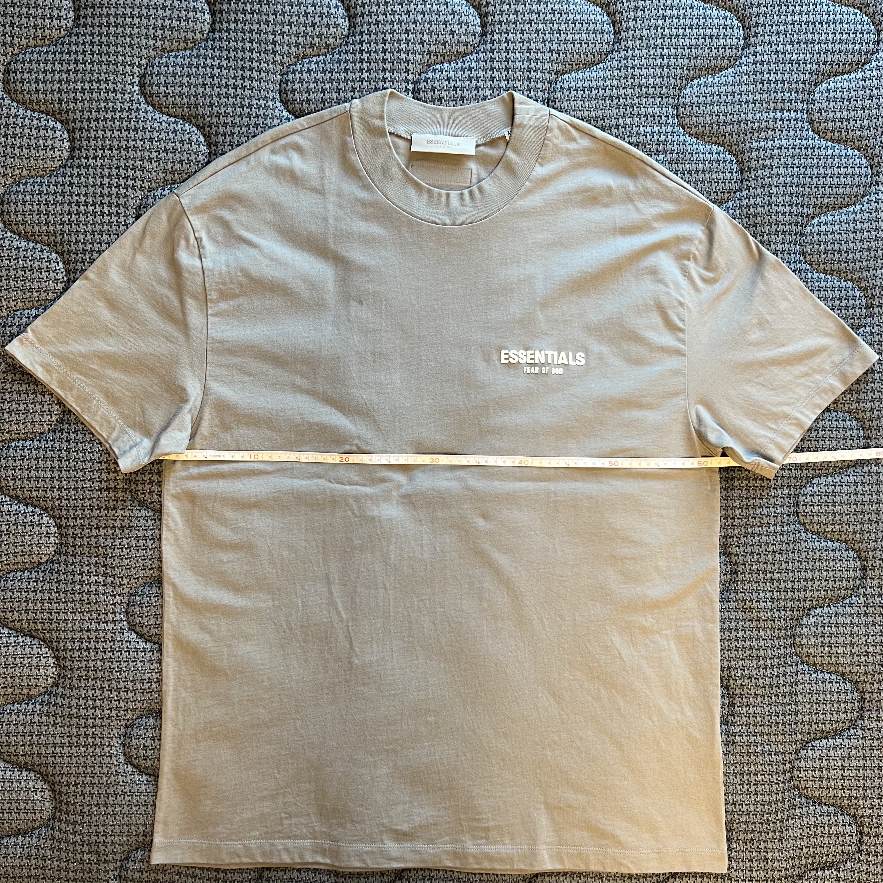 Essentials T-Shirt Desert Taupe - 22SS 착용 스타일