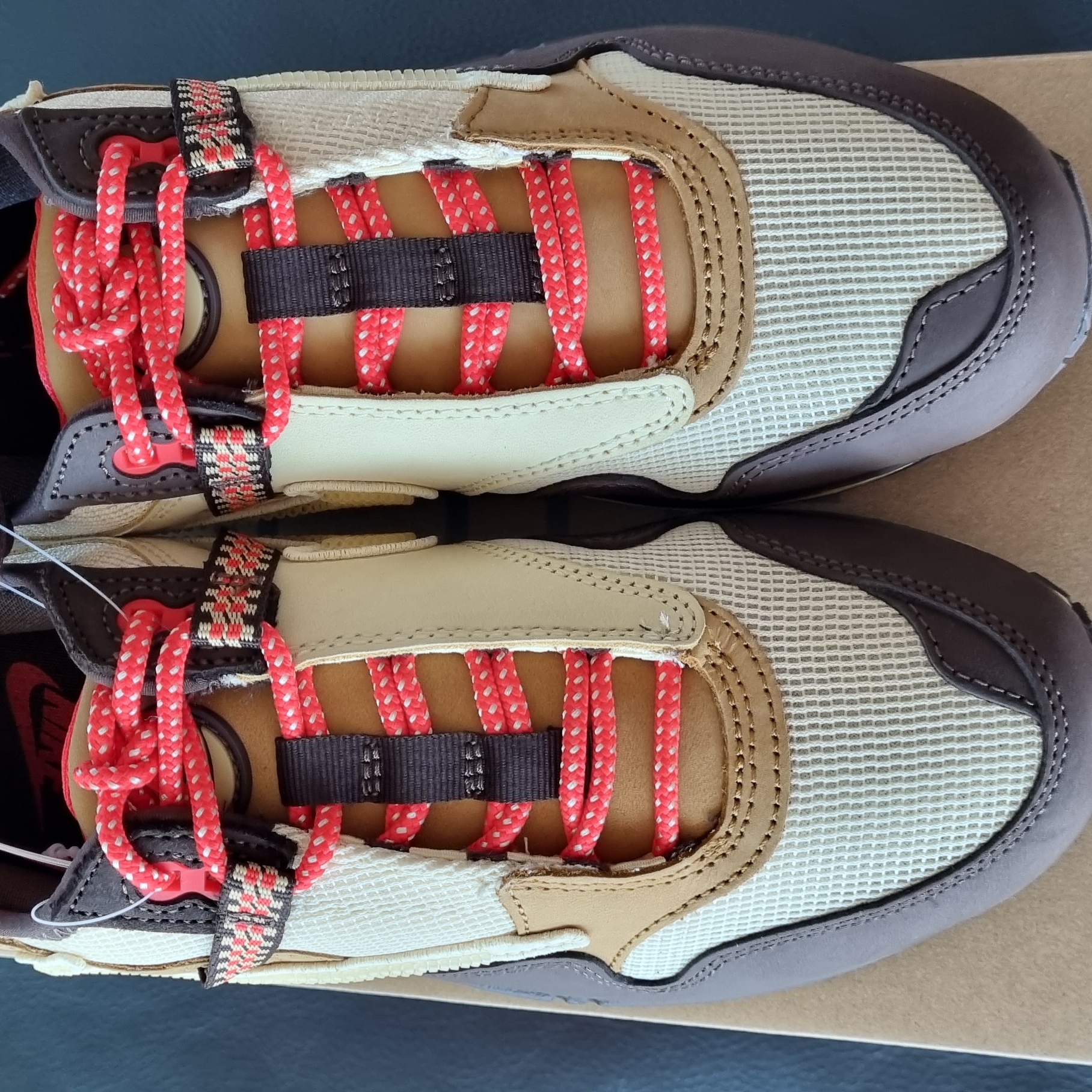 Nike x Travis Scott Air Max 1 Cact.us Brown 착용 스타일 - 2