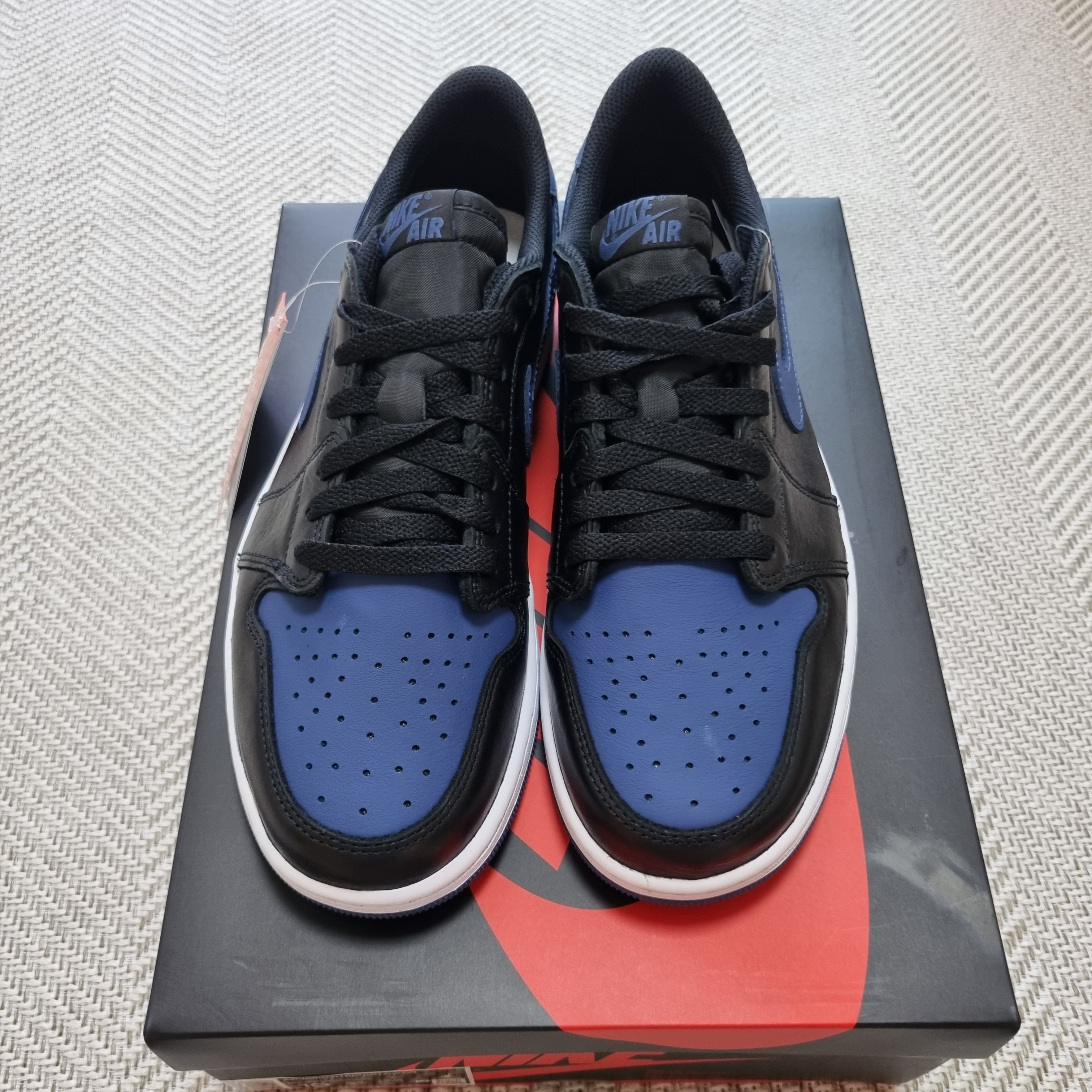 Jordan 1 Retro Low OG Mystic Navy 착용 스타일 - 2