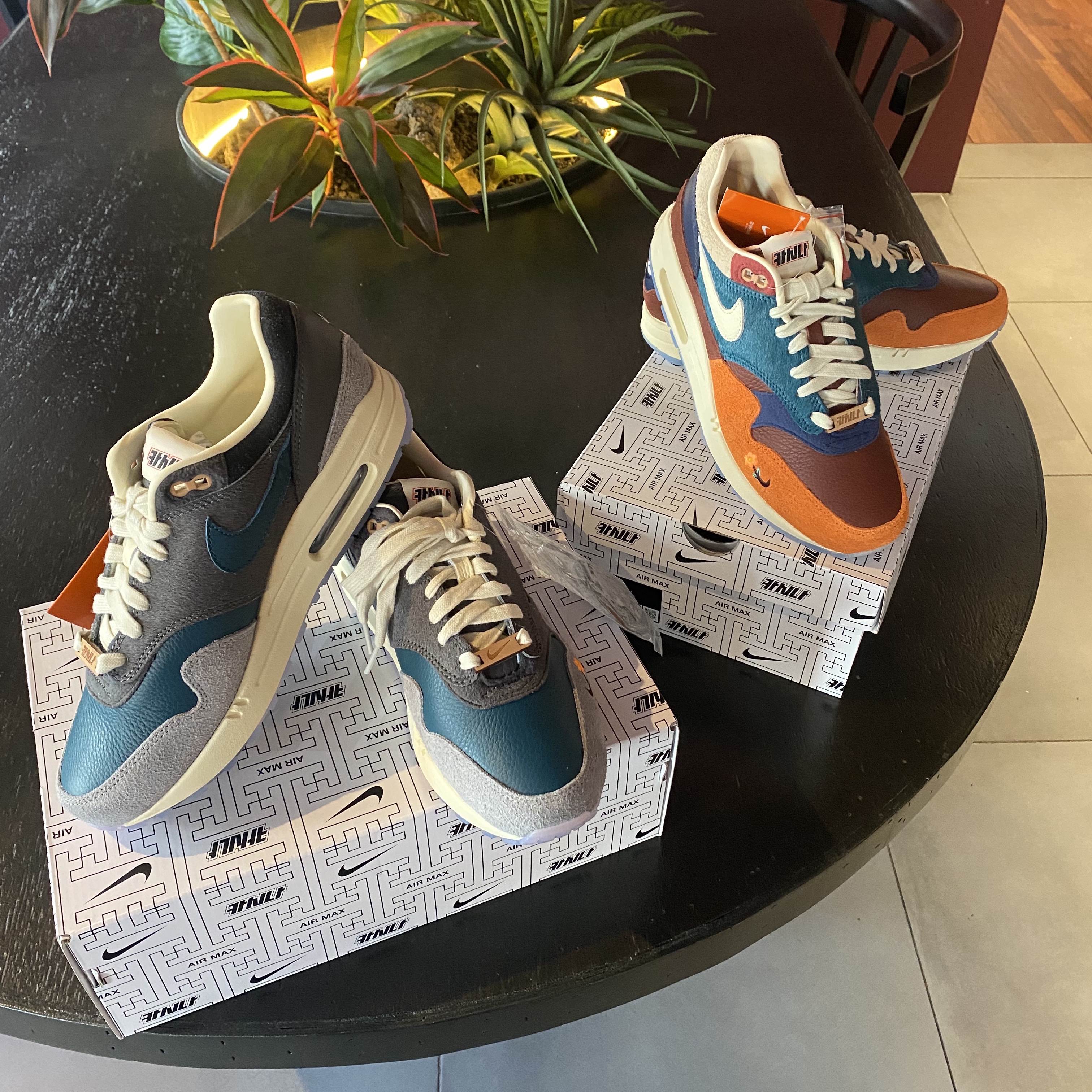 Nike x Kasina Air Max 1 SP Won-Ang Orange, Nike x Kasina Air Max 1 SP Won-Ang Particle Grey 착용 스타일 - 2