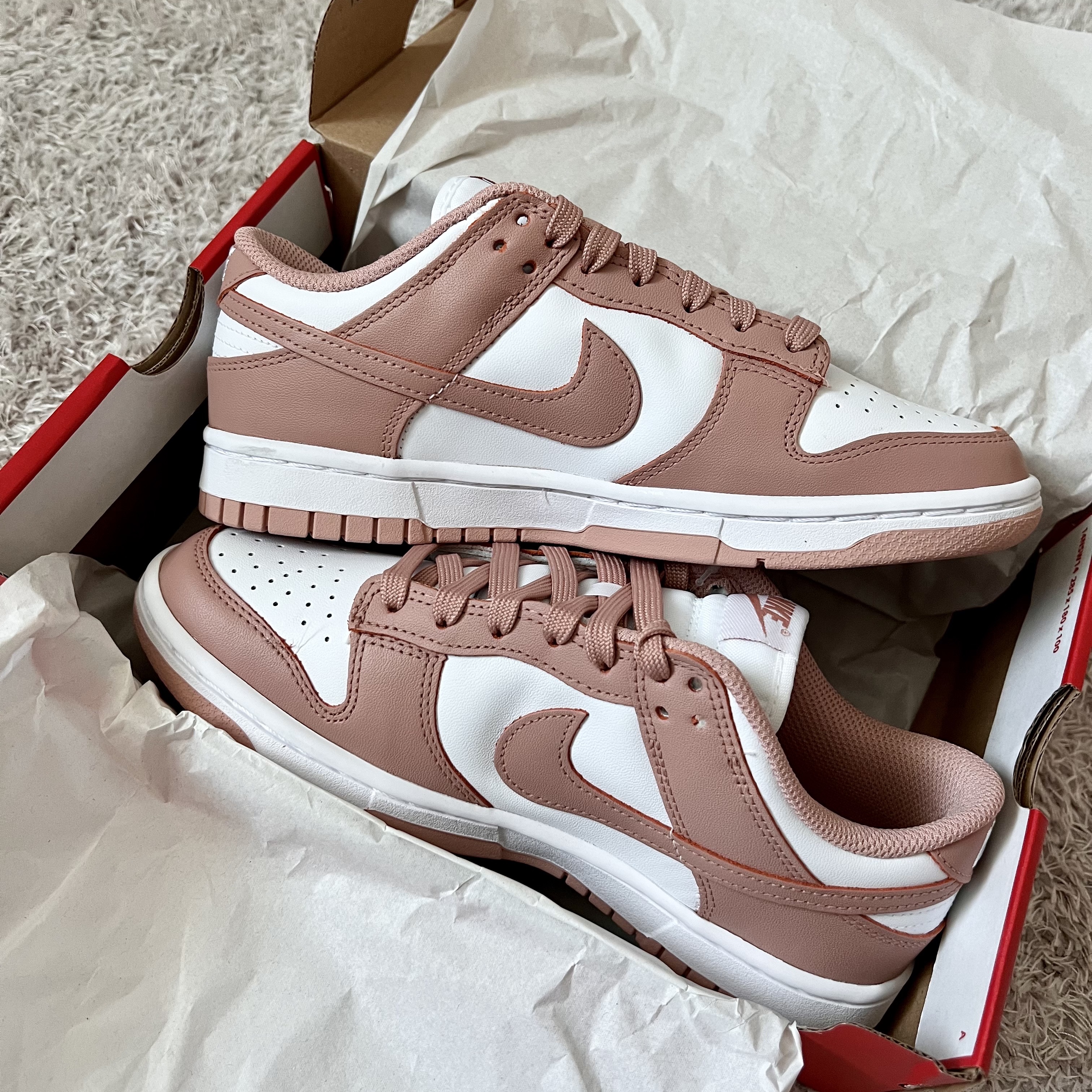 (W) Nike Dunk Low Rose Whisper 착용 스타일 - 1