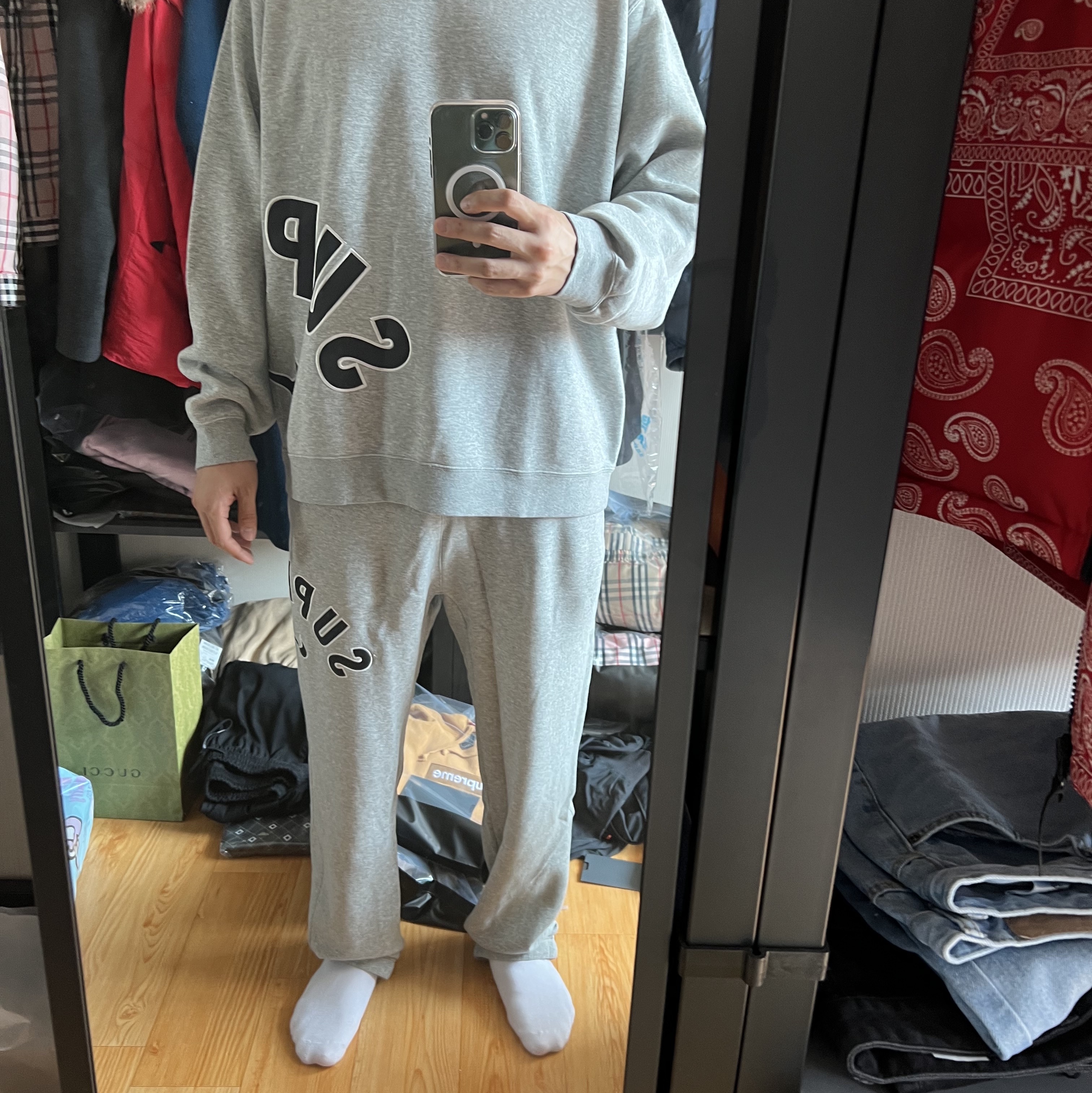 Supreme x Nike Arc Crewneck Heather Grey - 22SS, Supreme x Nike Arc Sweatpants Heather Grey - 22SS 착용 스타일