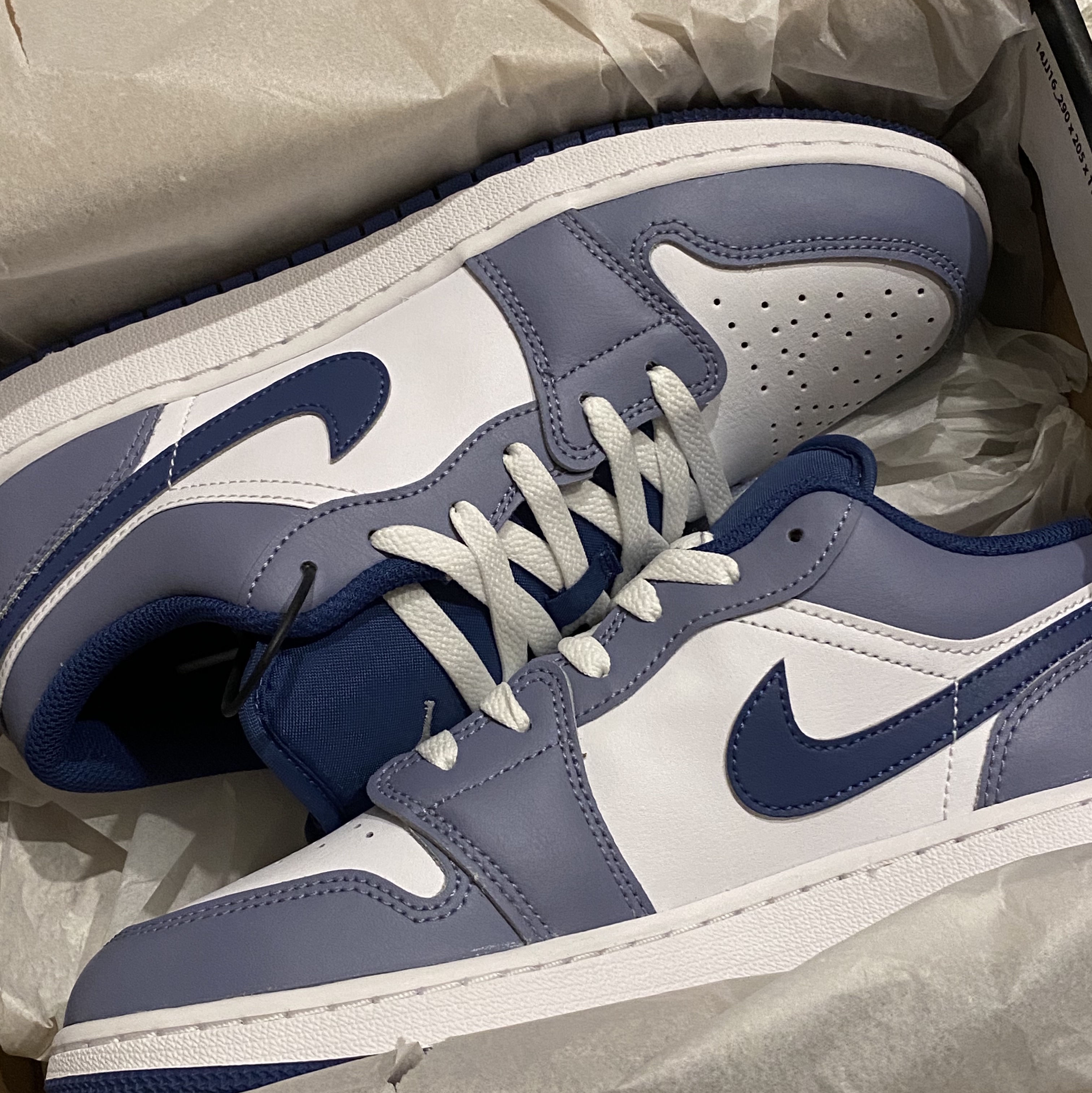 (GS) Jordan 1 Low SE Ashen Slate and Mystic Navy 착용 스타일 - 1