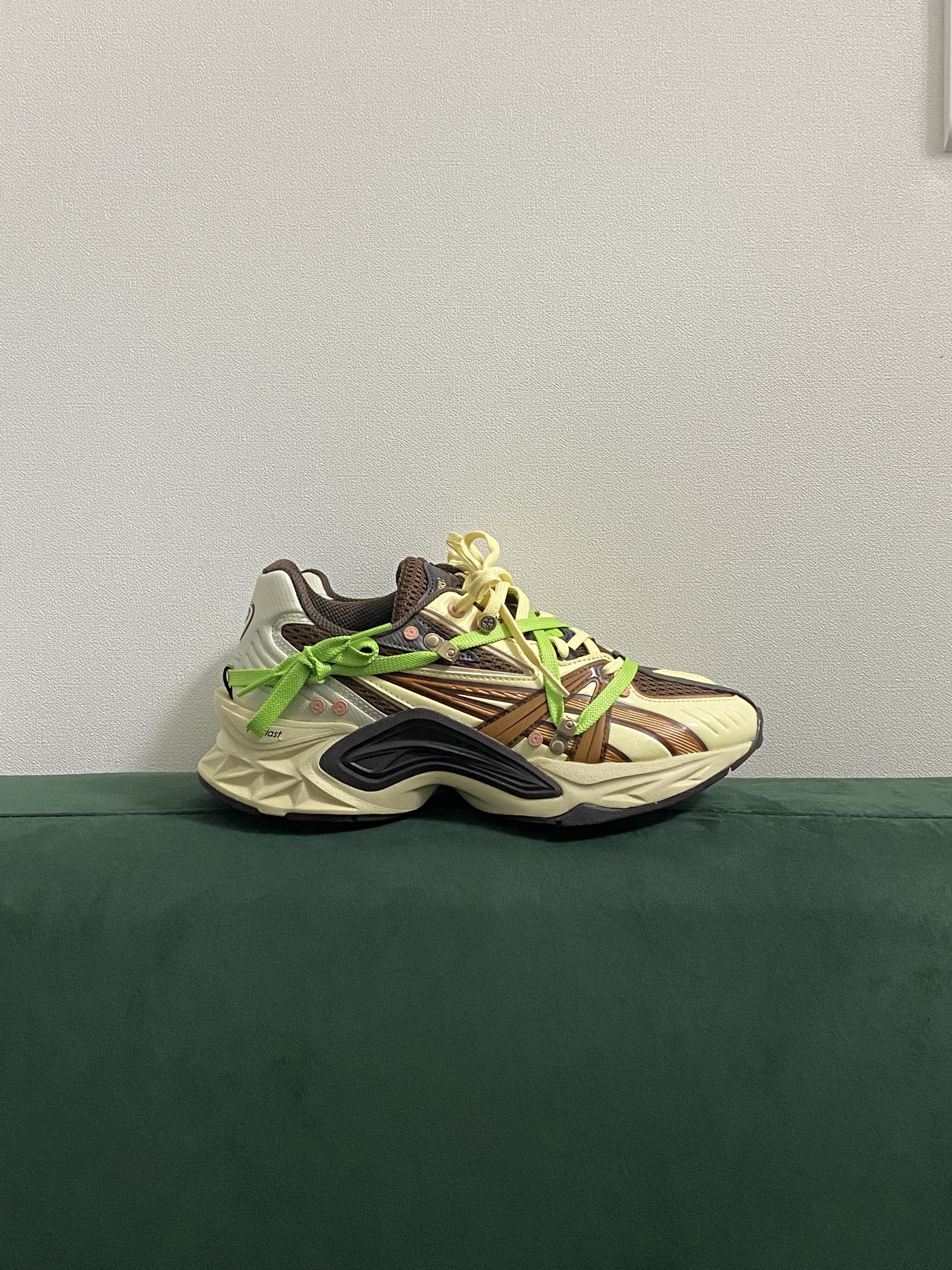 Asics x Andersson Bell HN2-S Protoblast Butter 착용 스타일 - 4