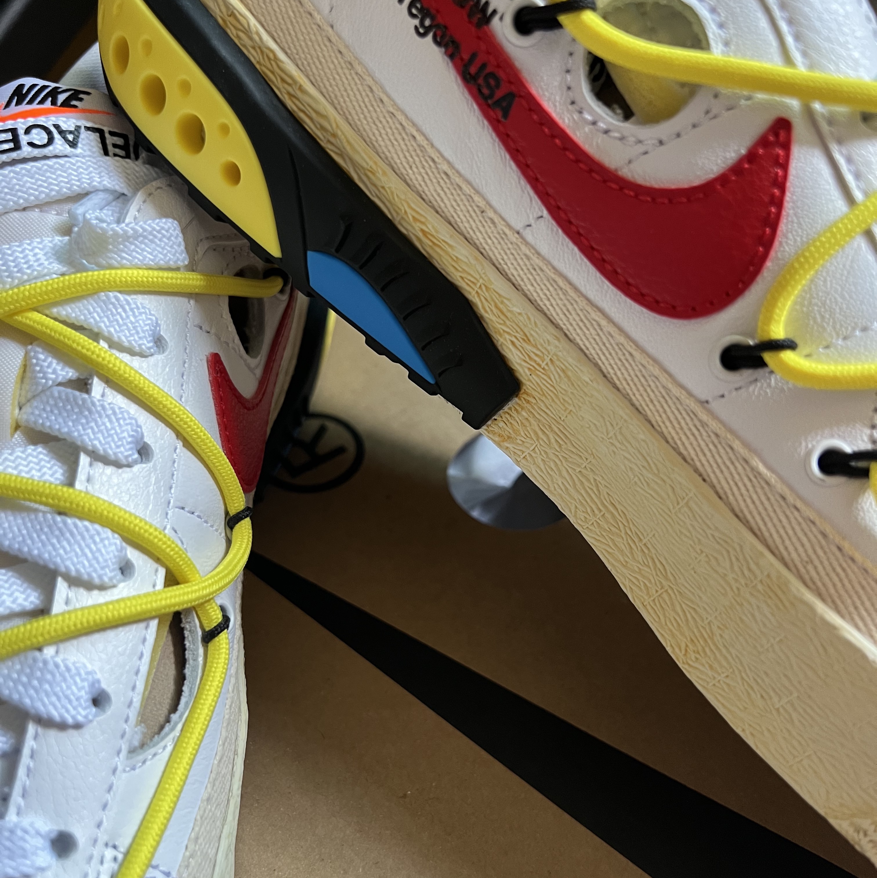 Nike x Off-White Blazer Low '77 White and University Red 착용 스타일