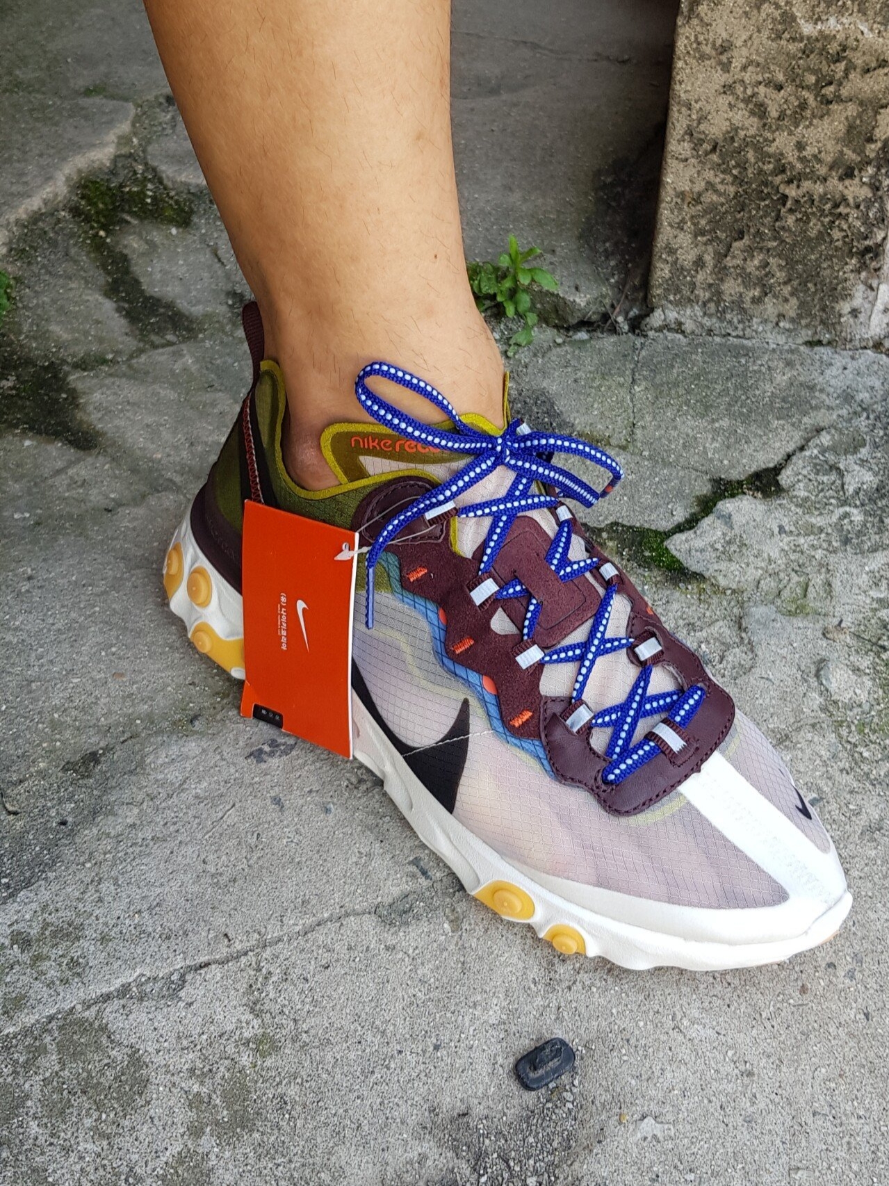Nike React Element 87 Moss 착용 스타일