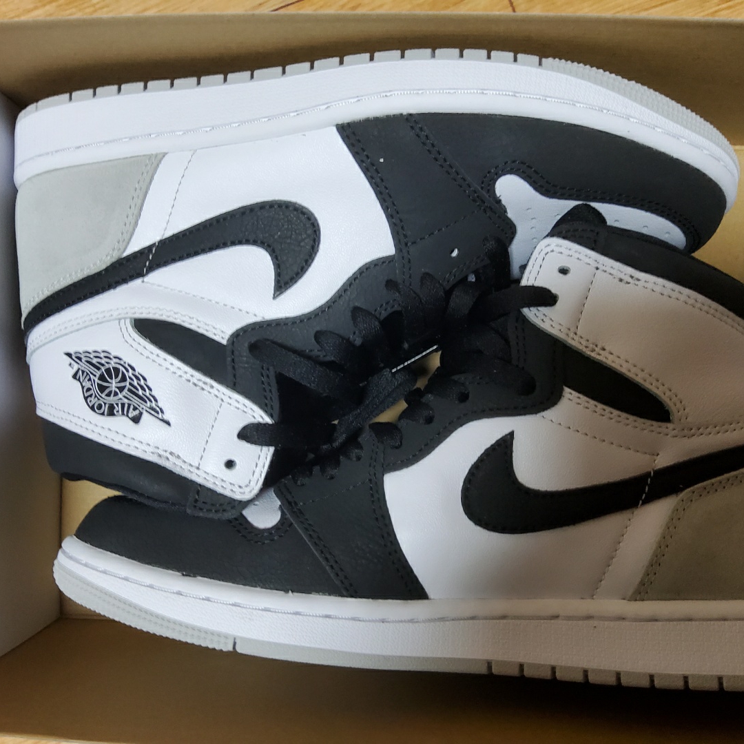 Jordan 1 Retro High OG Bleached Coral 착용 스타일