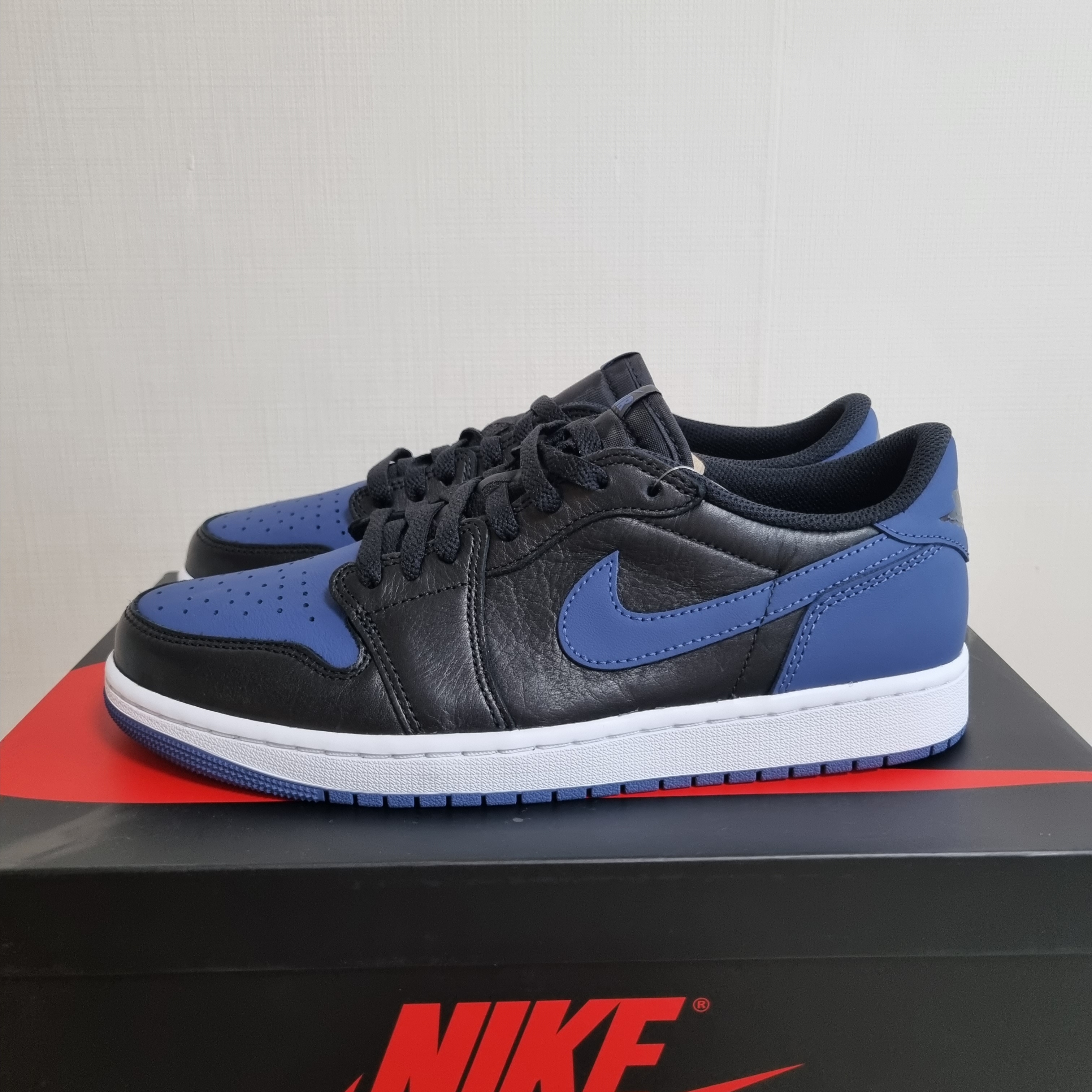 Jordan 1 Retro Low OG Mystic Navy 착용 스타일 - 4