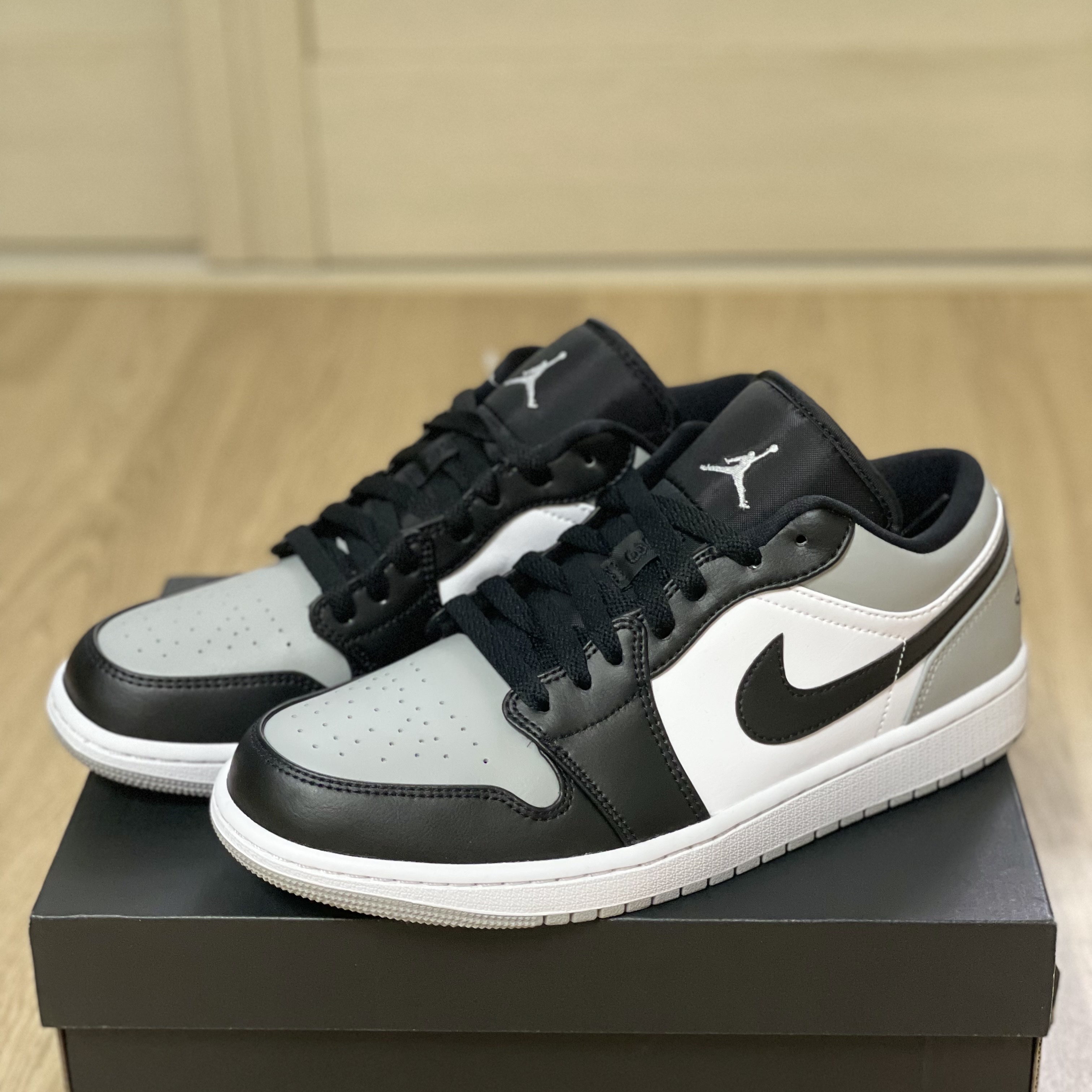 Jordan 1 Low Light Smoke Grey Black 착용 스타일 - 1