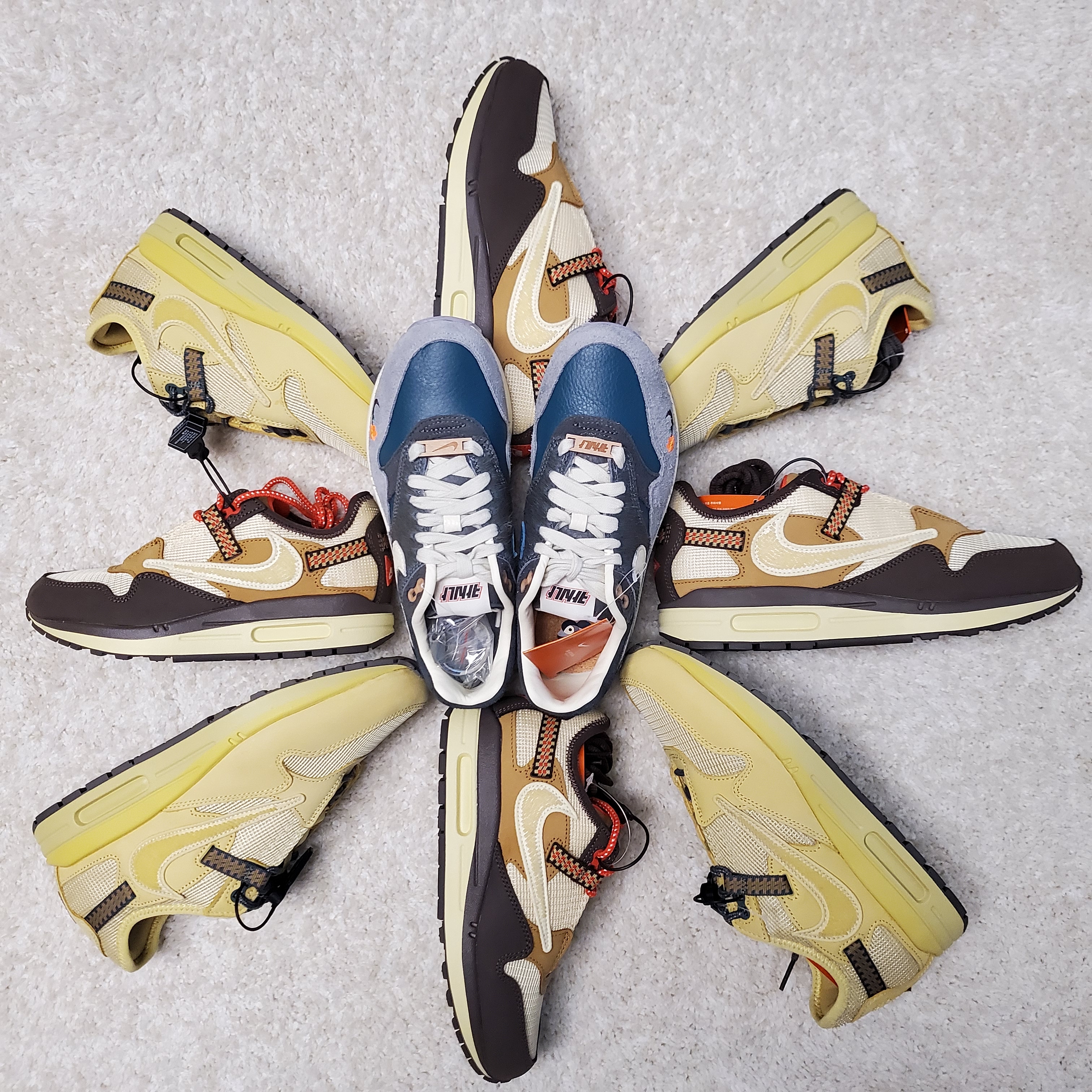Nike x Travis Scott Air Max 1 Cact.us Brown, Nike x Travis Scott Air Max 1 Cact.us Gold 착용 스타일