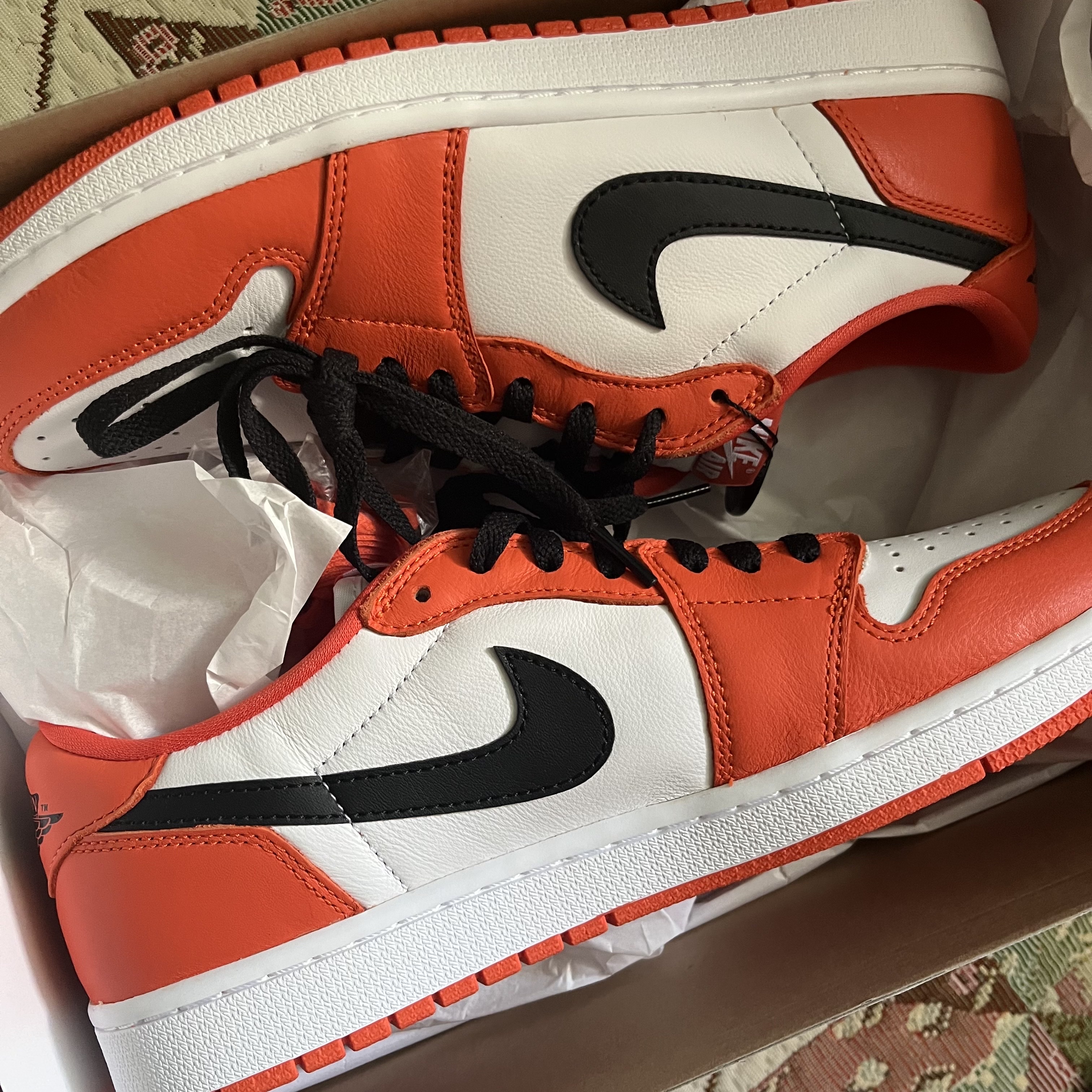 Jordan 1 Low OG Starfish 착용 스타일