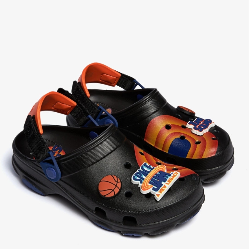 Crocs x Space Jam 2 Classic Clog Black 착용 스타일