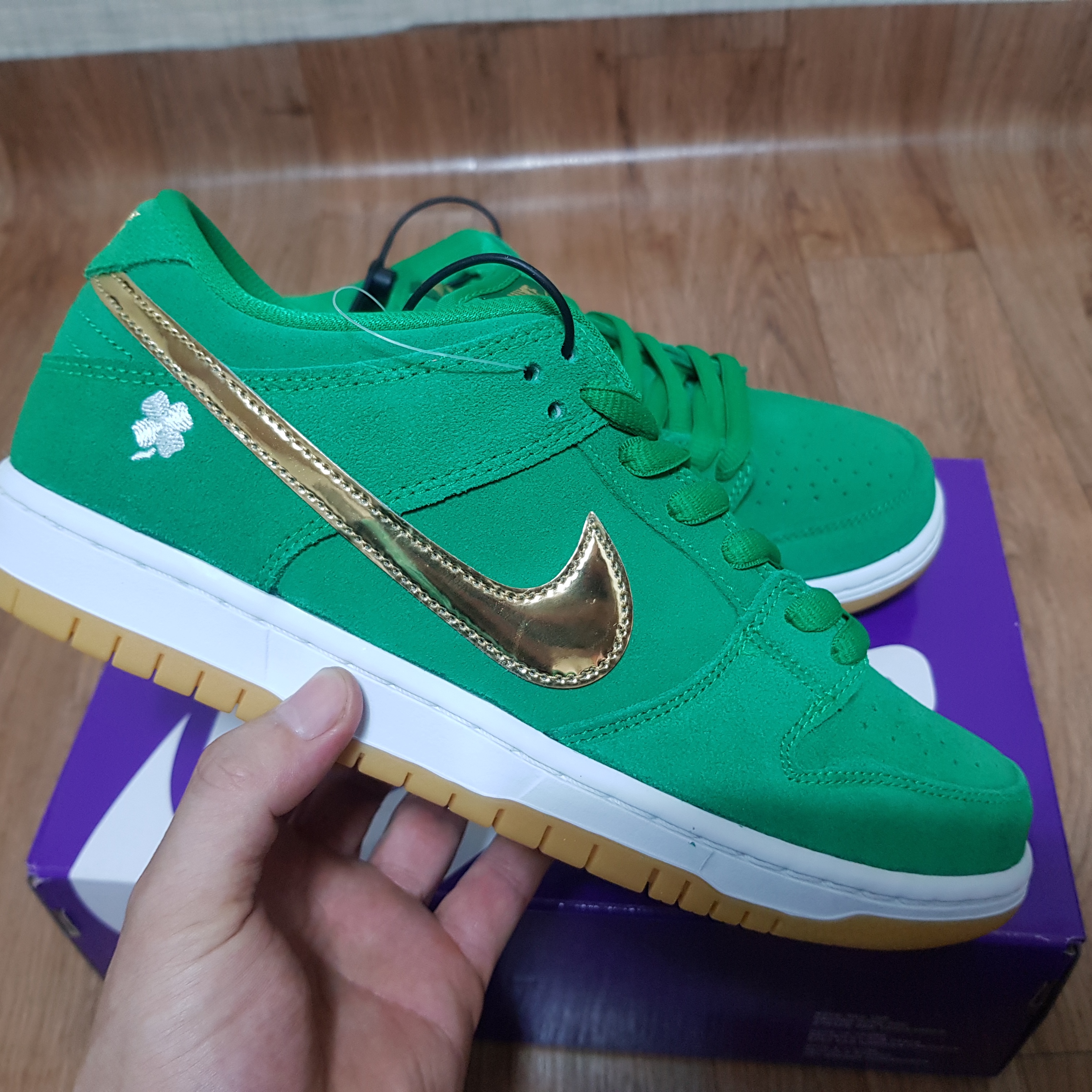 Nike SB Dunk Low Pro Shamrock 착용 스타일 - 3