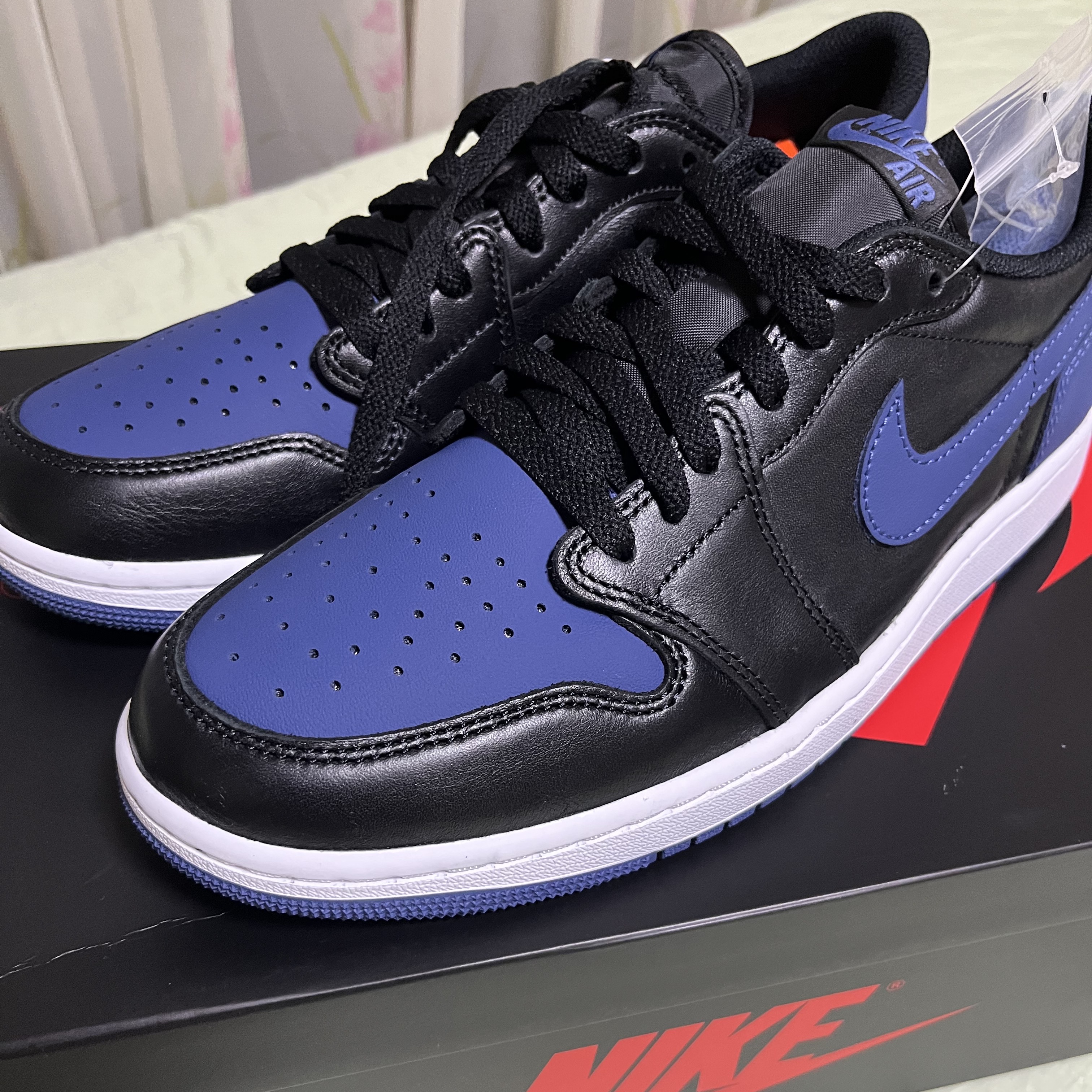 Jordan 1 Retro Low OG Mystic Navy 착용 스타일 - 2