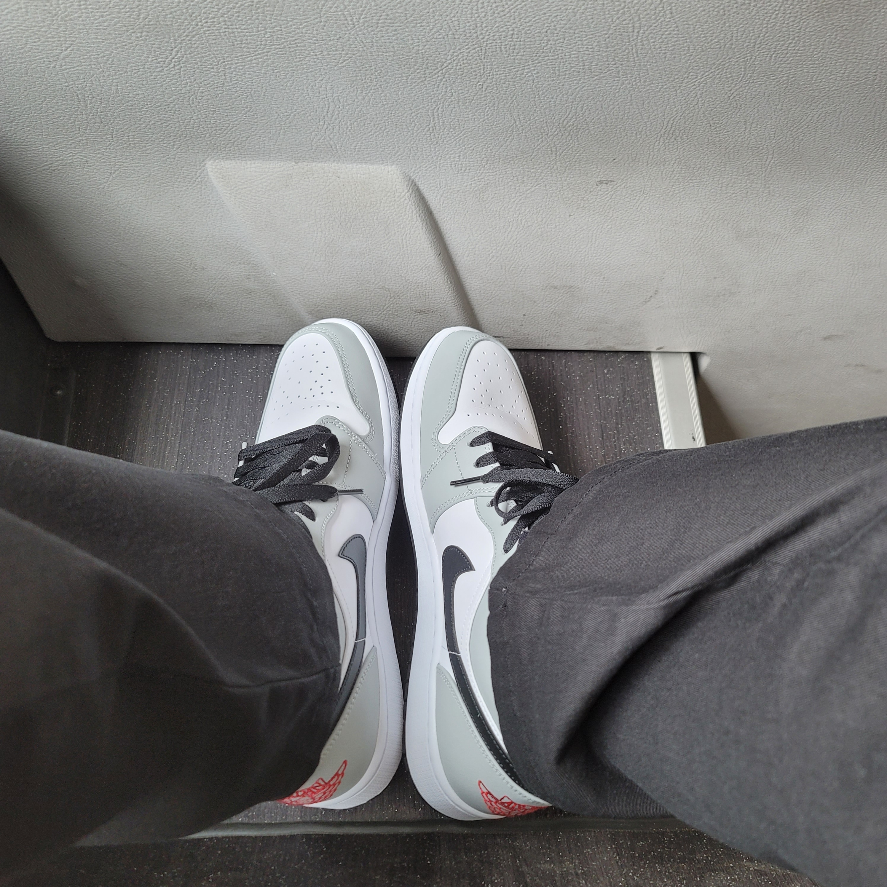 Jordan 1 Low Light Smoke Grey 착용 스타일