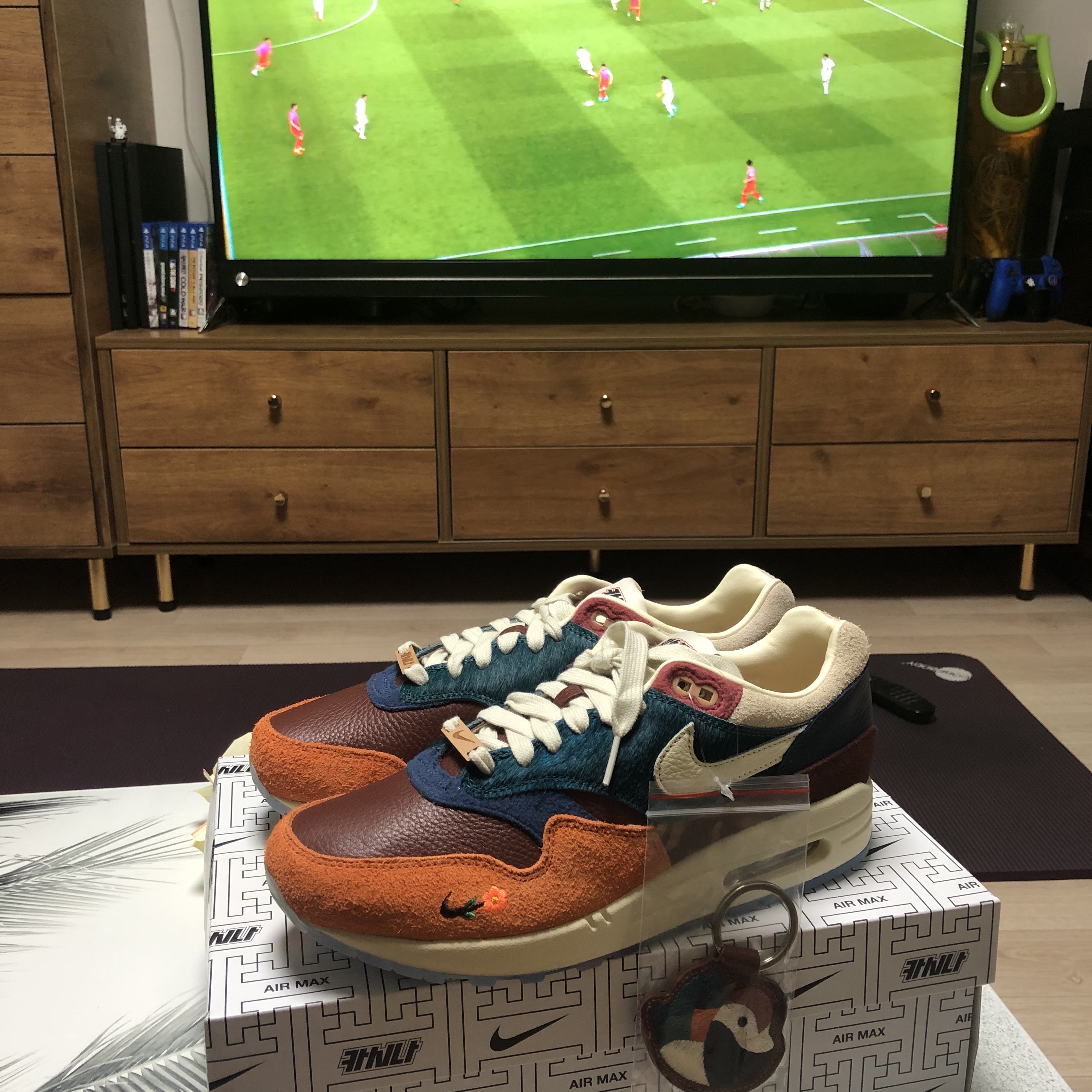 Nike x Kasina Air Max 1 SP Won-Ang Orange 착용 스타일