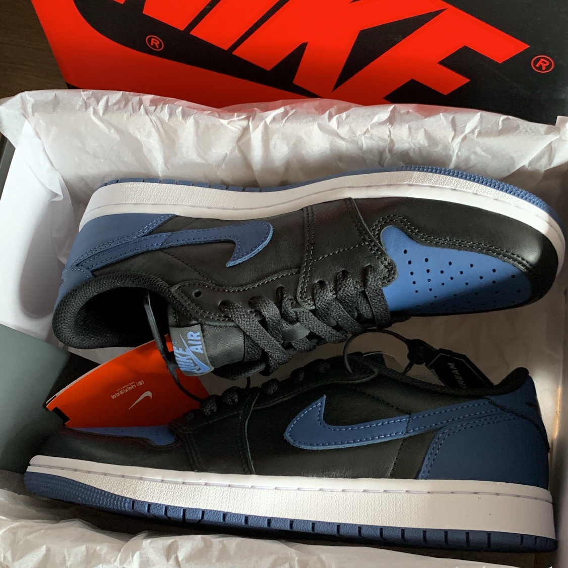 Jordan 1 Retro Low OG Mystic Navy 착용 스타일 - 2