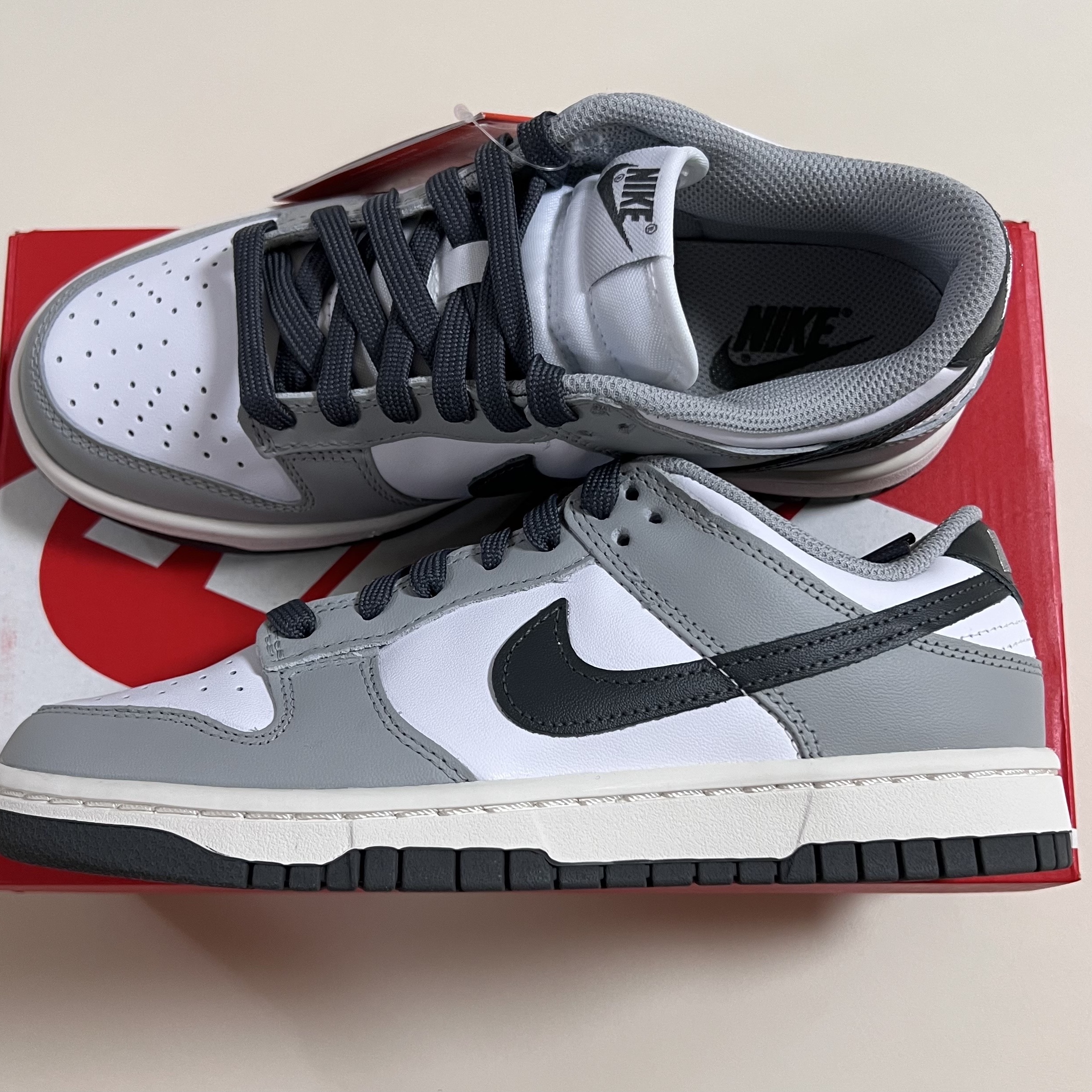 (W) Nike Dunk Low Light Smoke Grey 착용 스타일 - 2