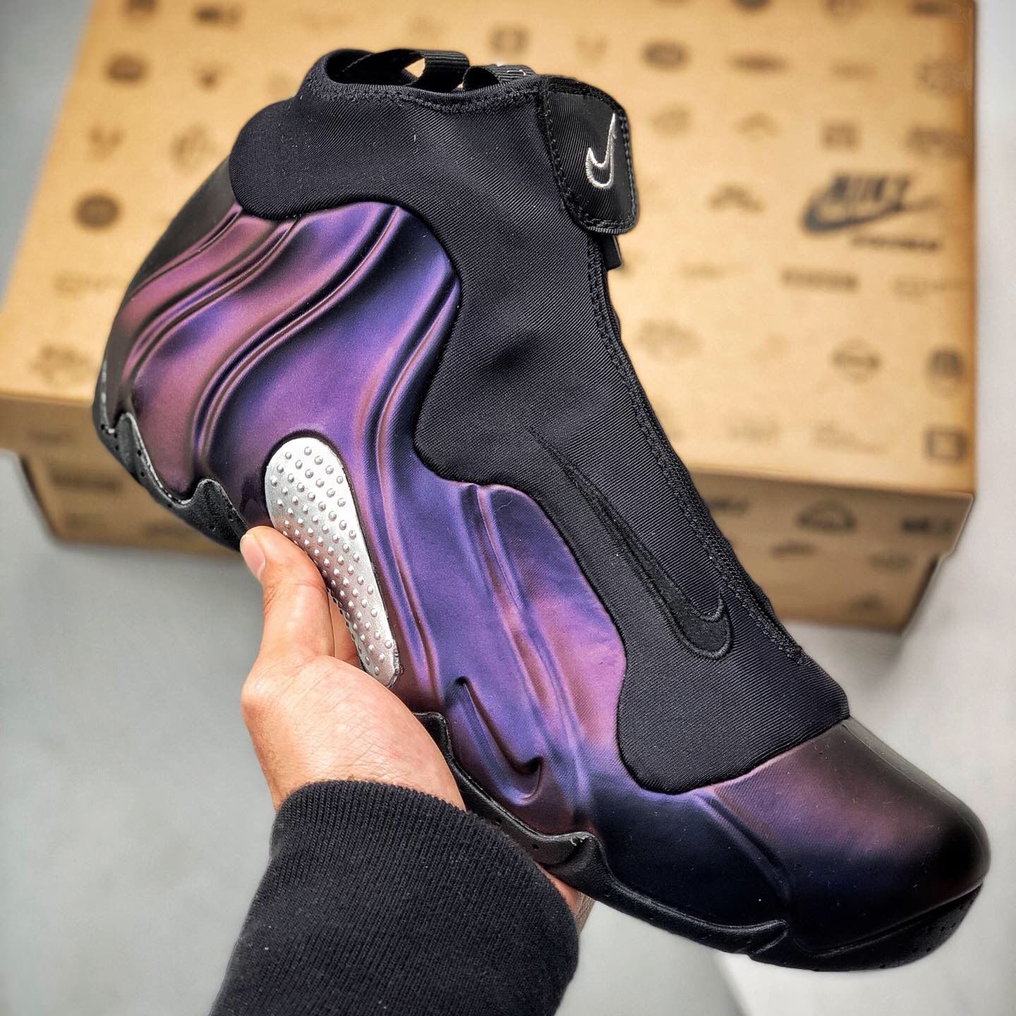 Nike Air Flightposite SC Metallic Purple 착용 스타일 - 2