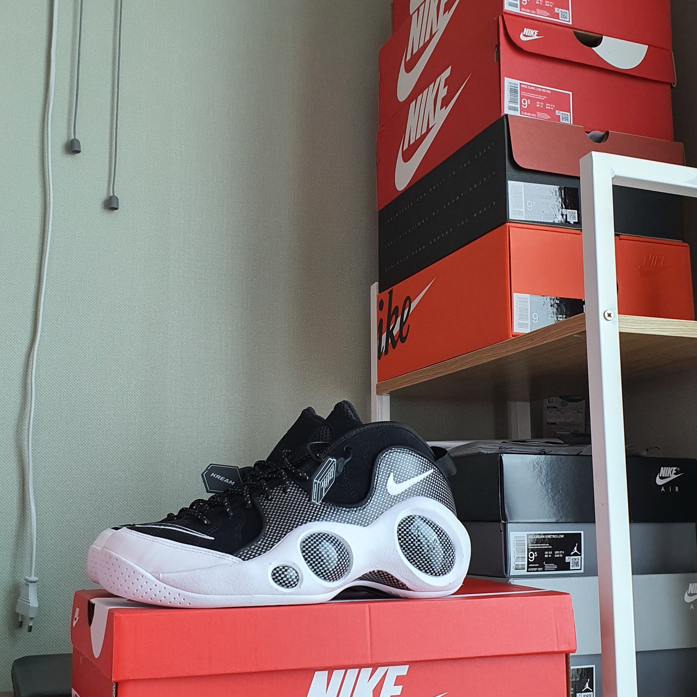 Nike Air Zoom Flight 95 Black Metallic 2022 착용 스타일 - 2