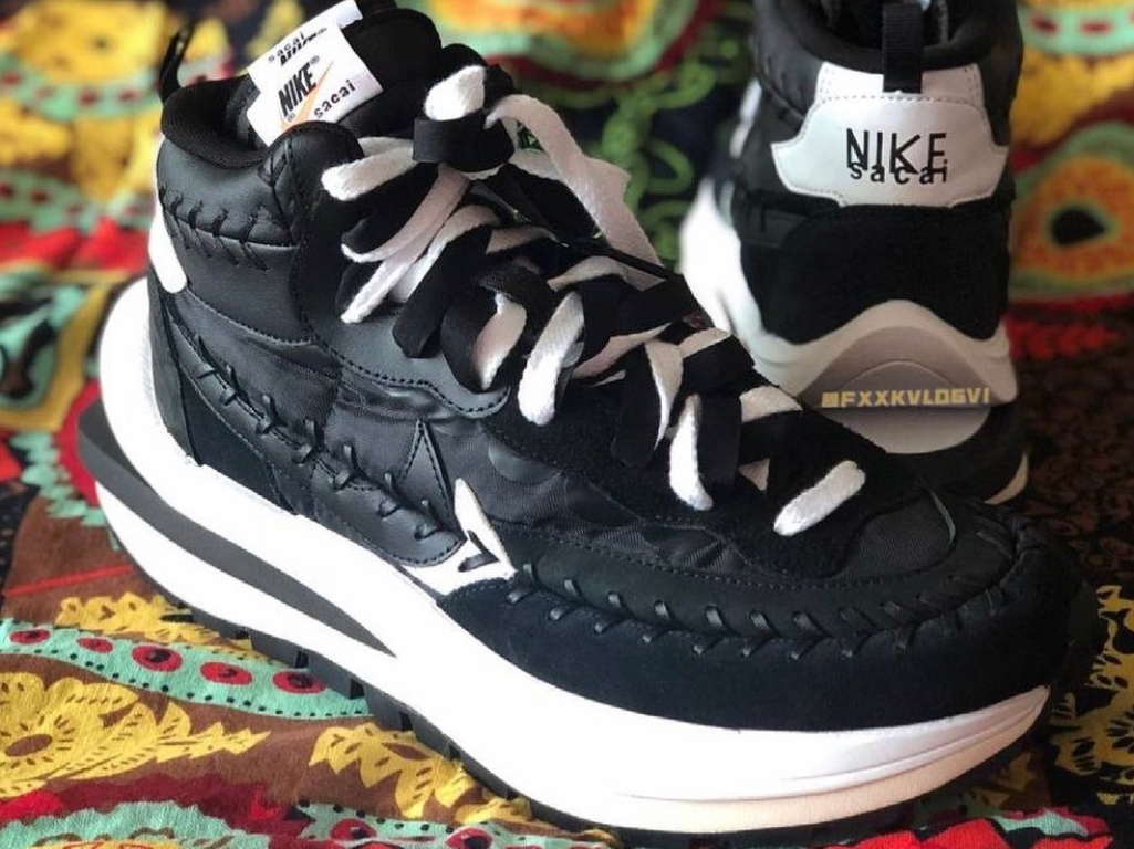 Nike x Sacai x Jean Paul Gaultier VaporWaffle Black White 착용 스타일