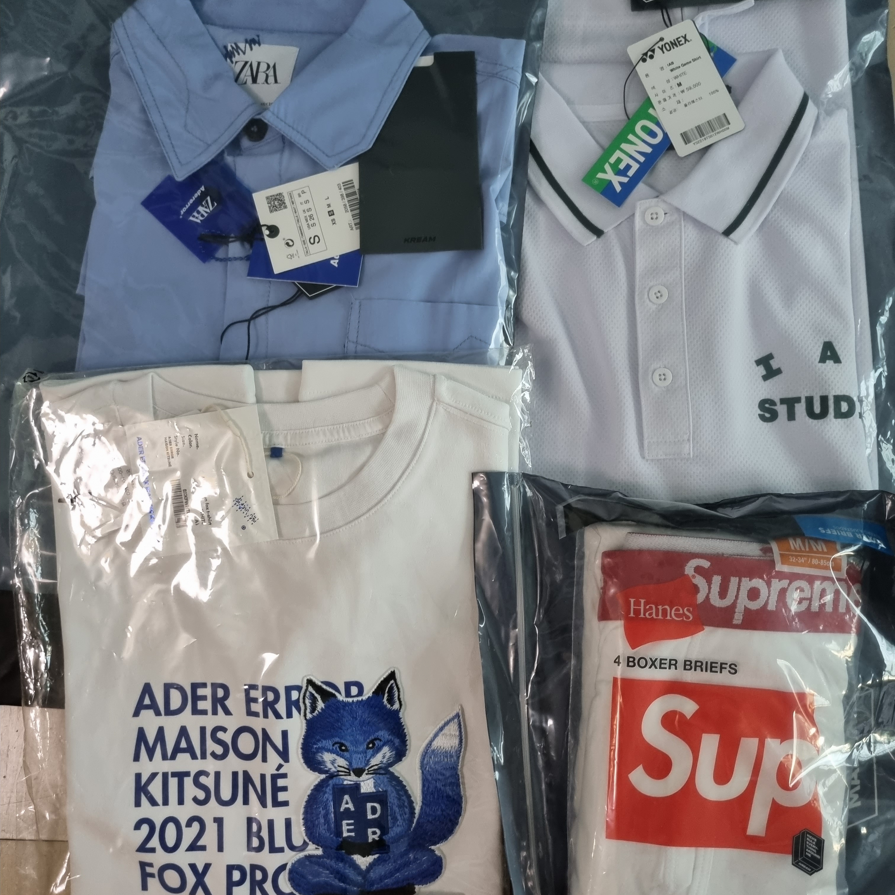 Zara x Ader Error Oversized Shirt Sky Blue, IAB Studio x Yonex Game Shirt White 착용 스타일