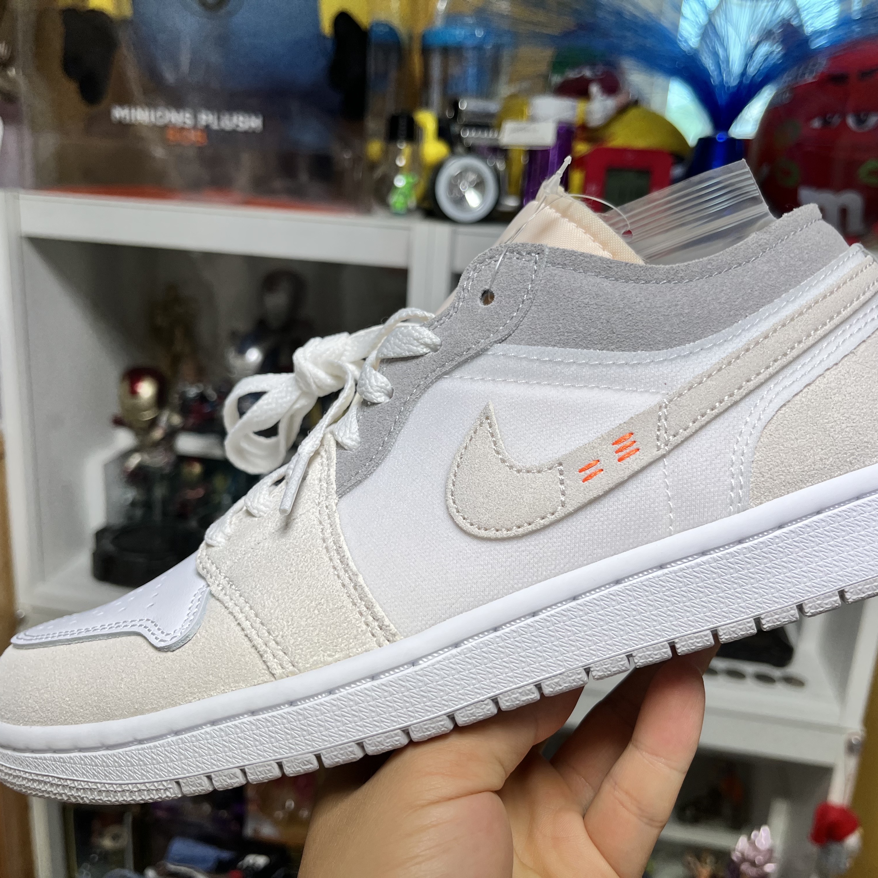 Jordan 1 Low SE Craft White and Phantom 착용 스타일 - 2