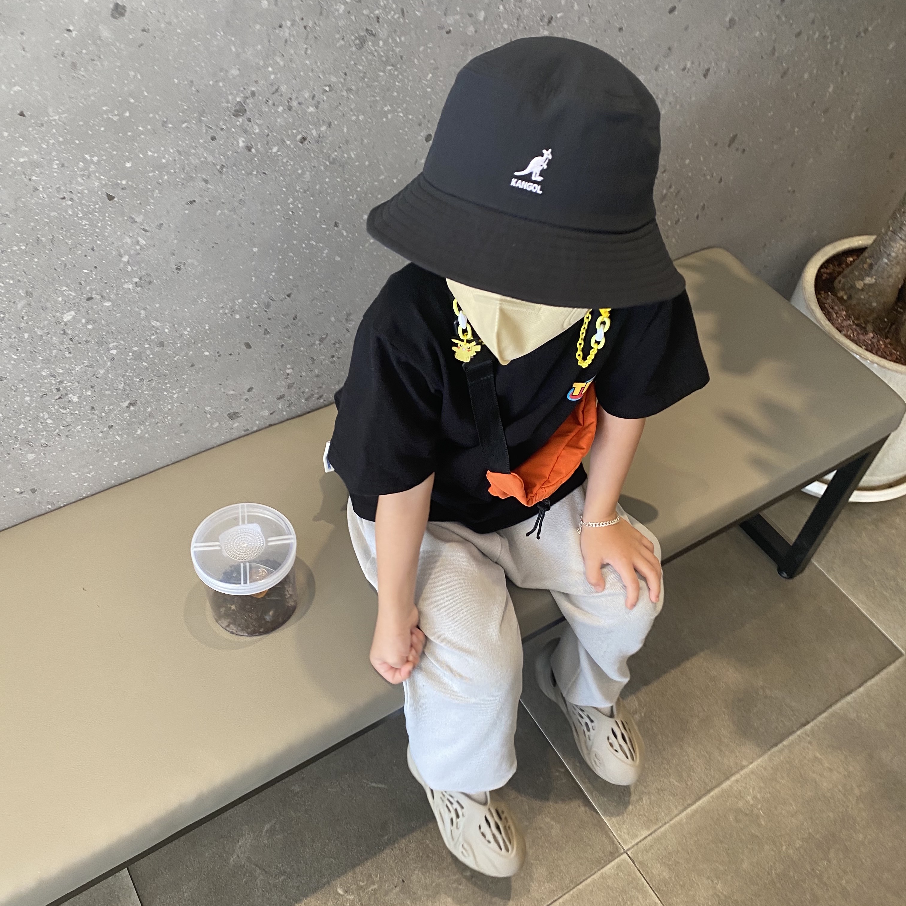 (Kids) Adidas Yeezy Foam RNNR Stone Sage 착용 스타일