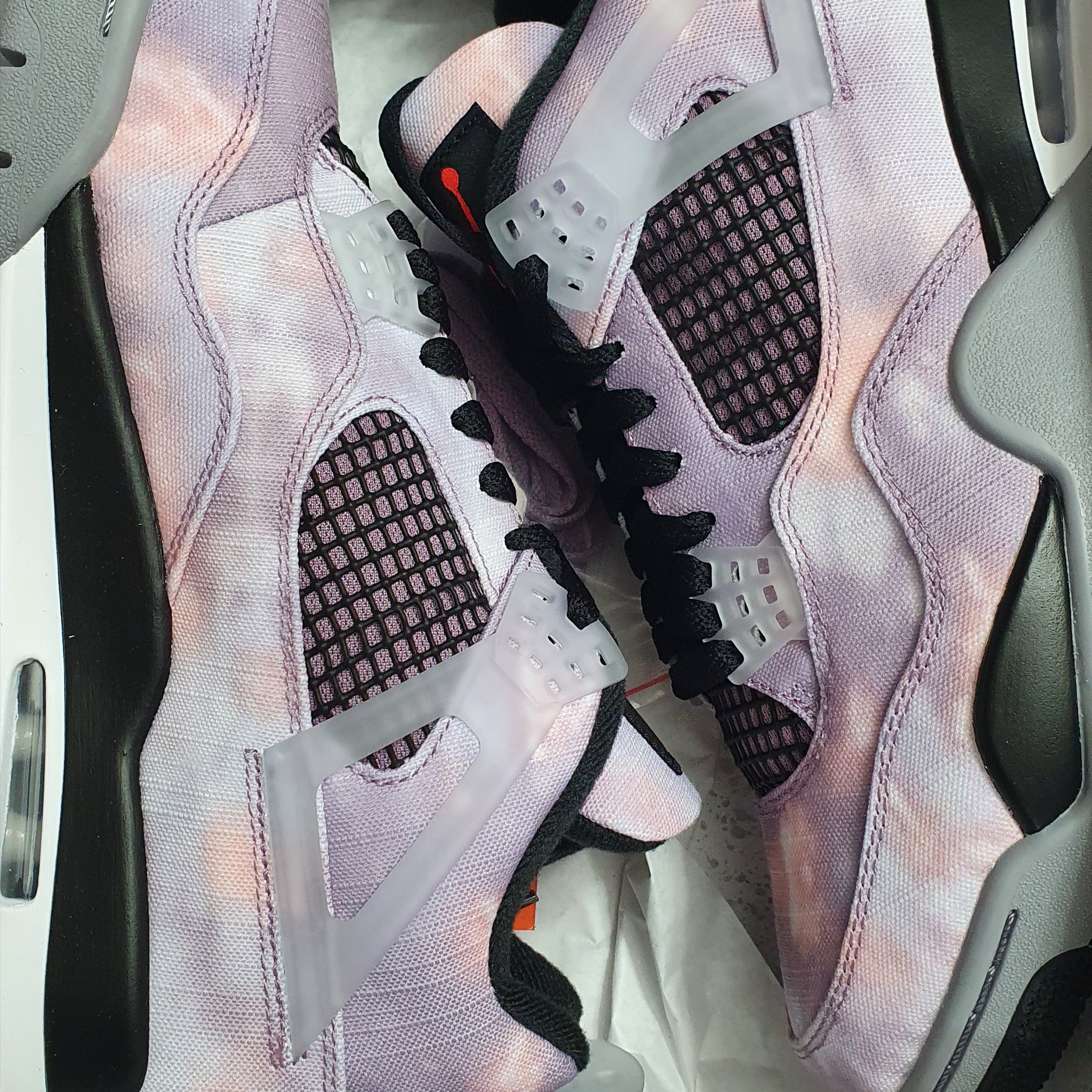 Jordan 4 Retro SE Amethyst Wave 착용 스타일