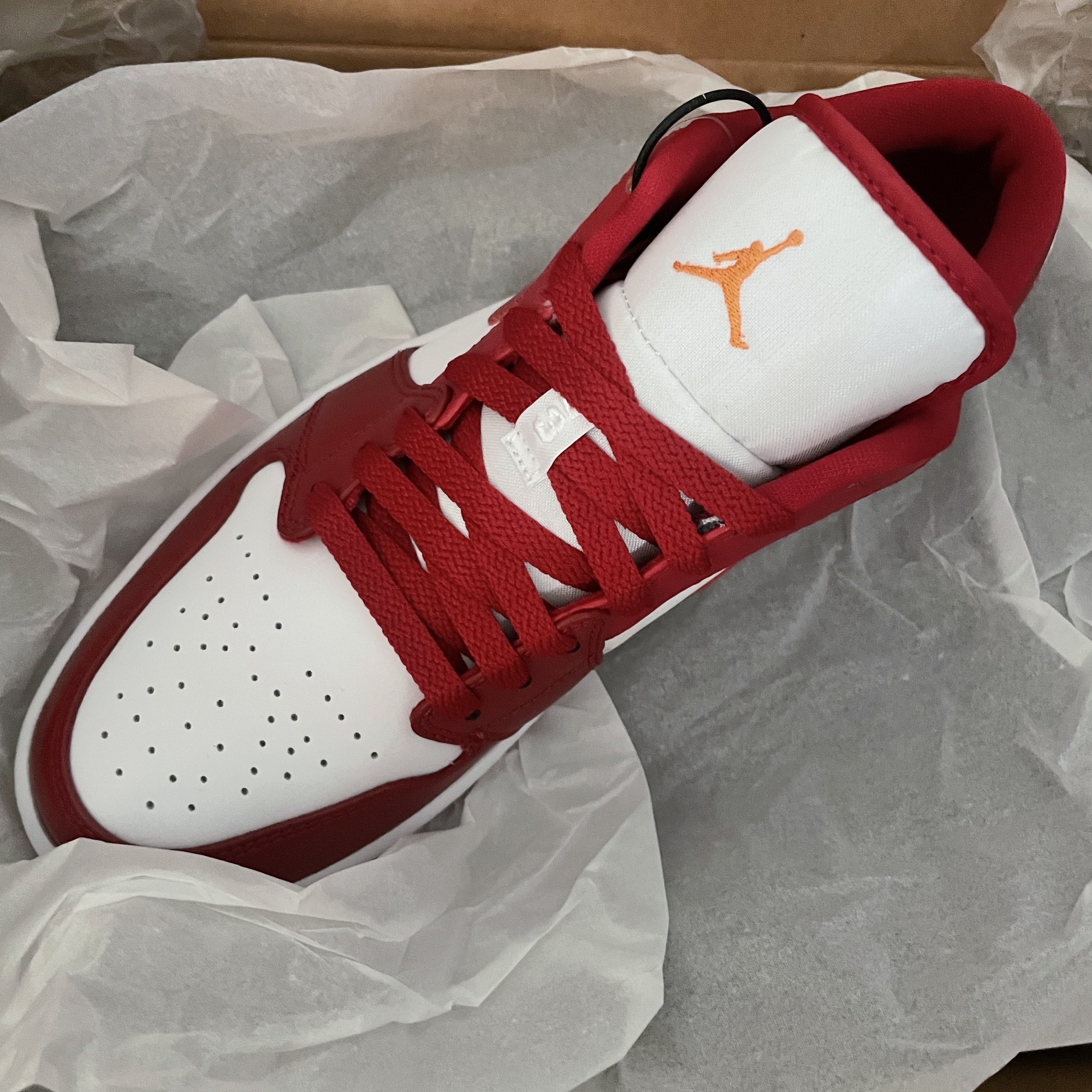 Jordan 1 Low Cardinal Red 착용 스타일