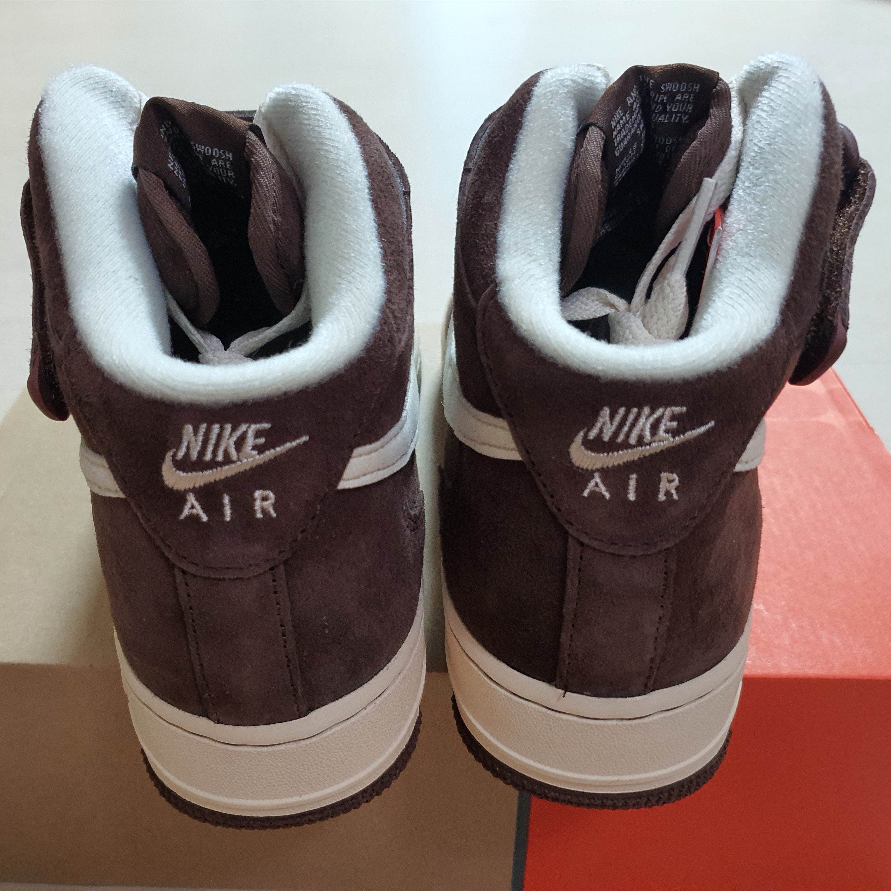 Nike Air Force 1 Mid '07 QS Chocolate 착용 스타일 - 4
